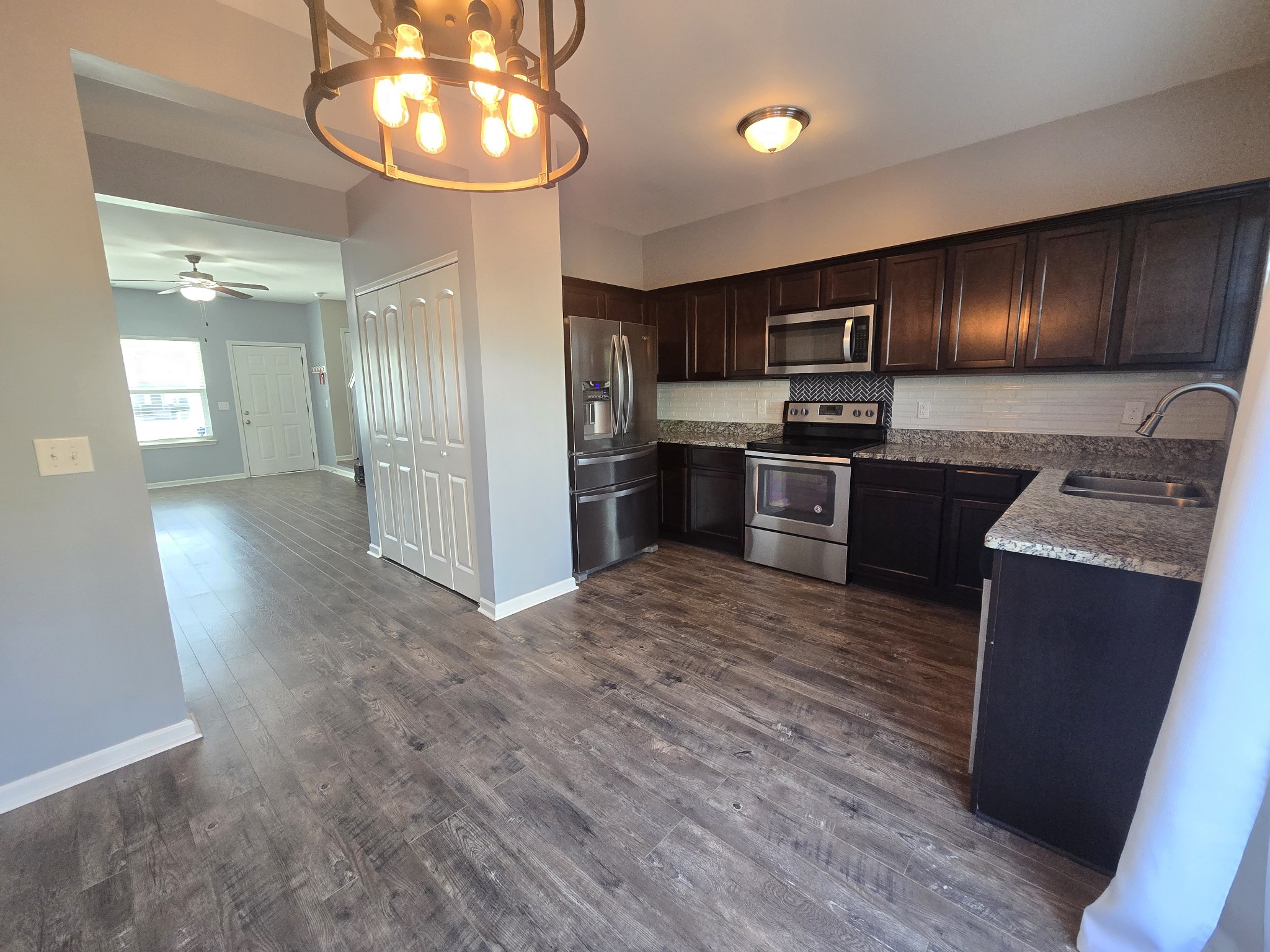 220 Jenna Lee Cir Property Photo 6