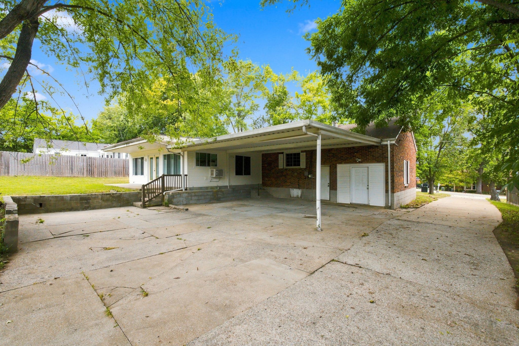 511 Brentlawn Dr Property Photo 28