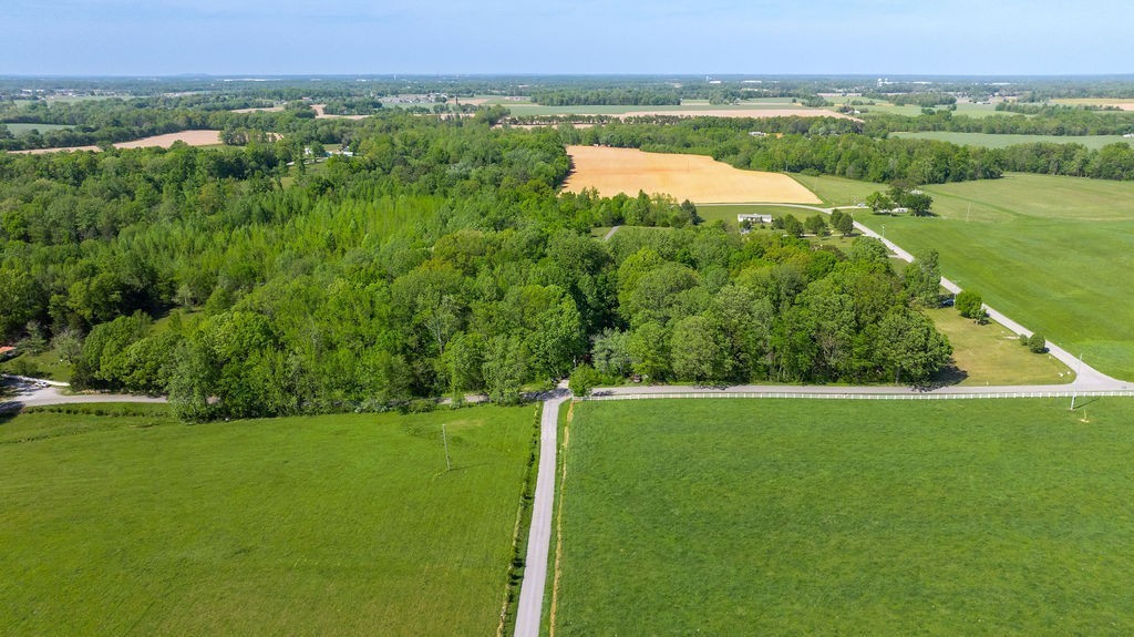 512 N Happy Hollow Road Property Photo 4