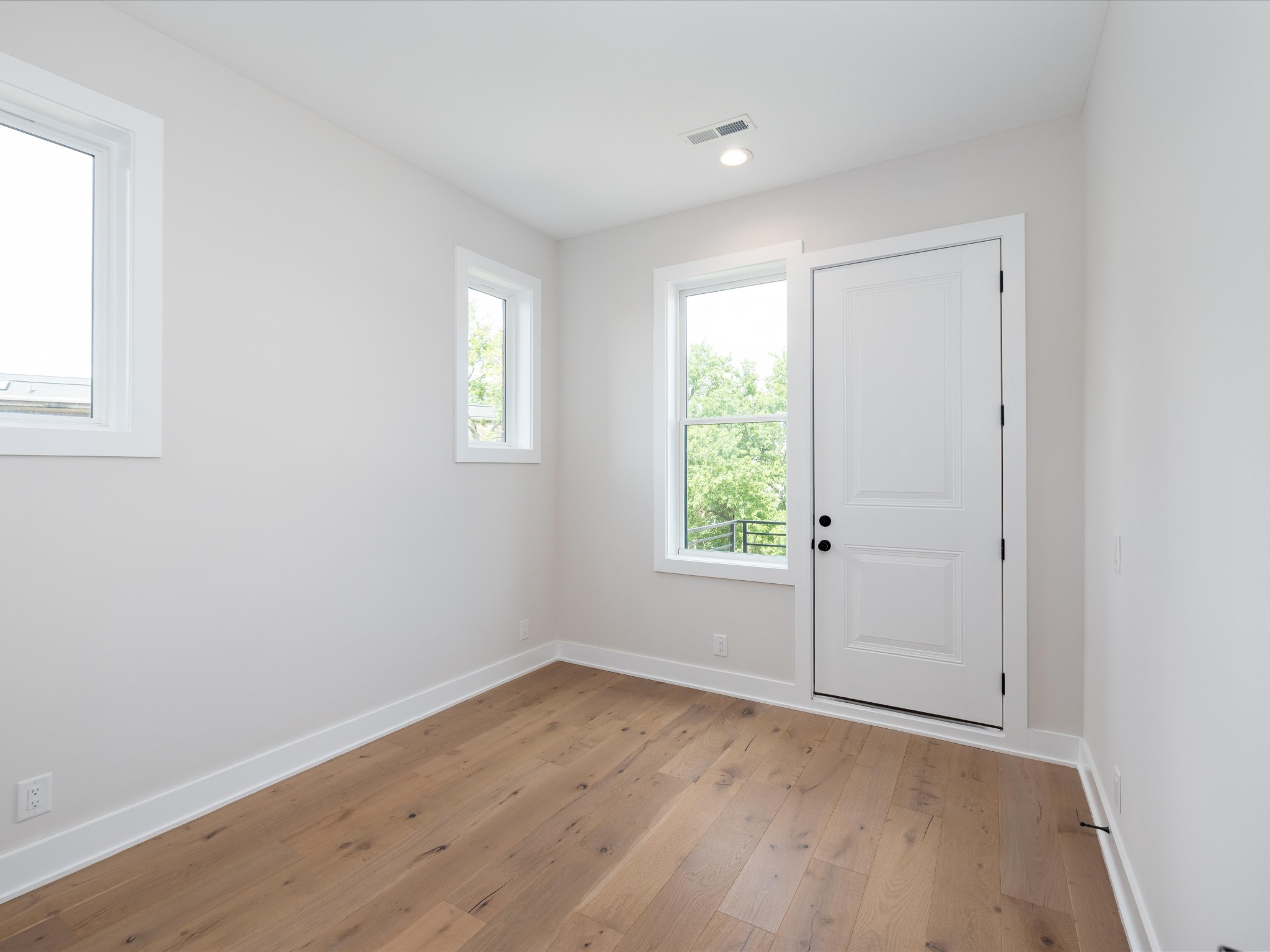 3207b Long Blvd Property Photo 7