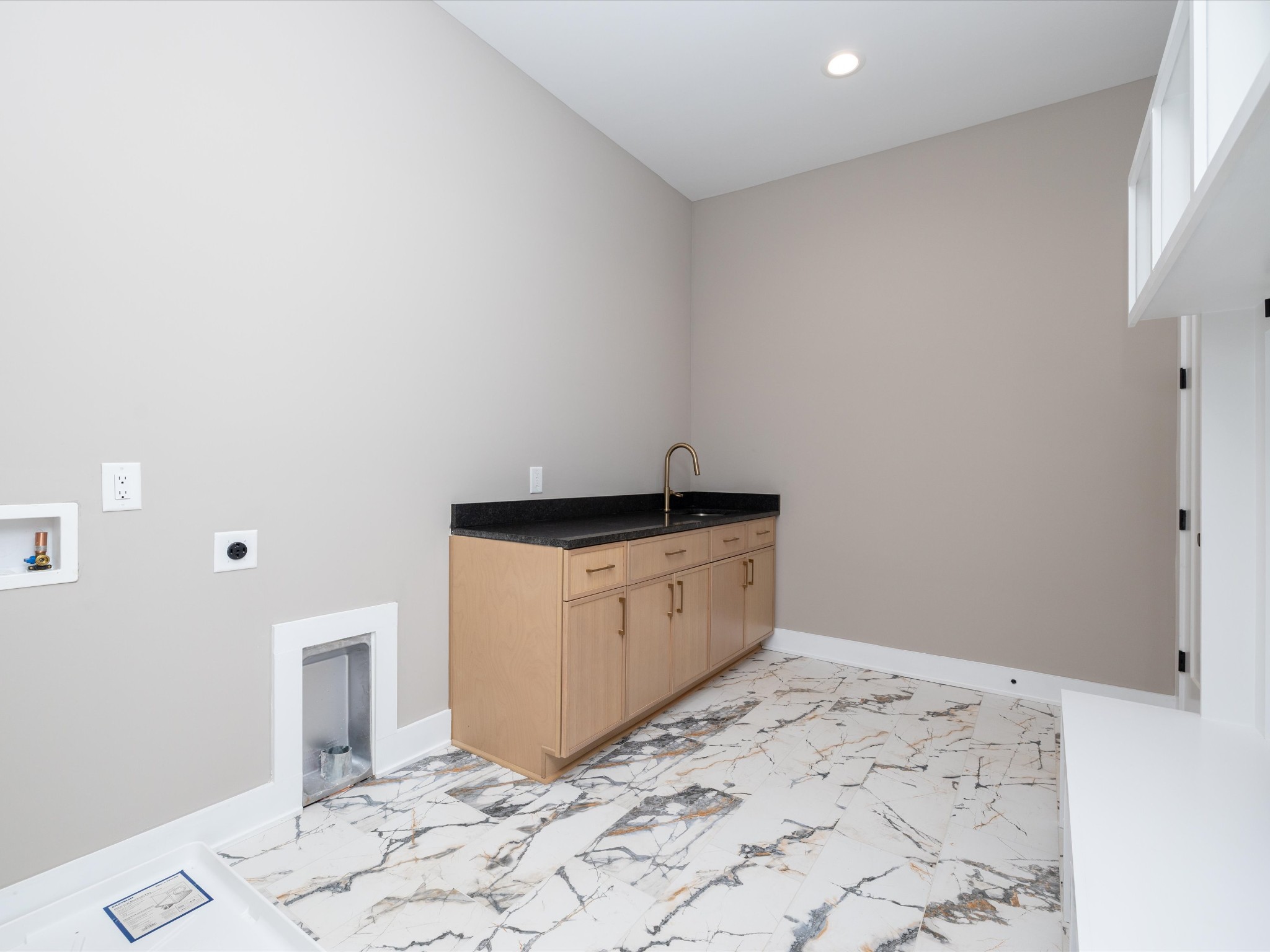 3207b Long Blvd Property Photo 10
