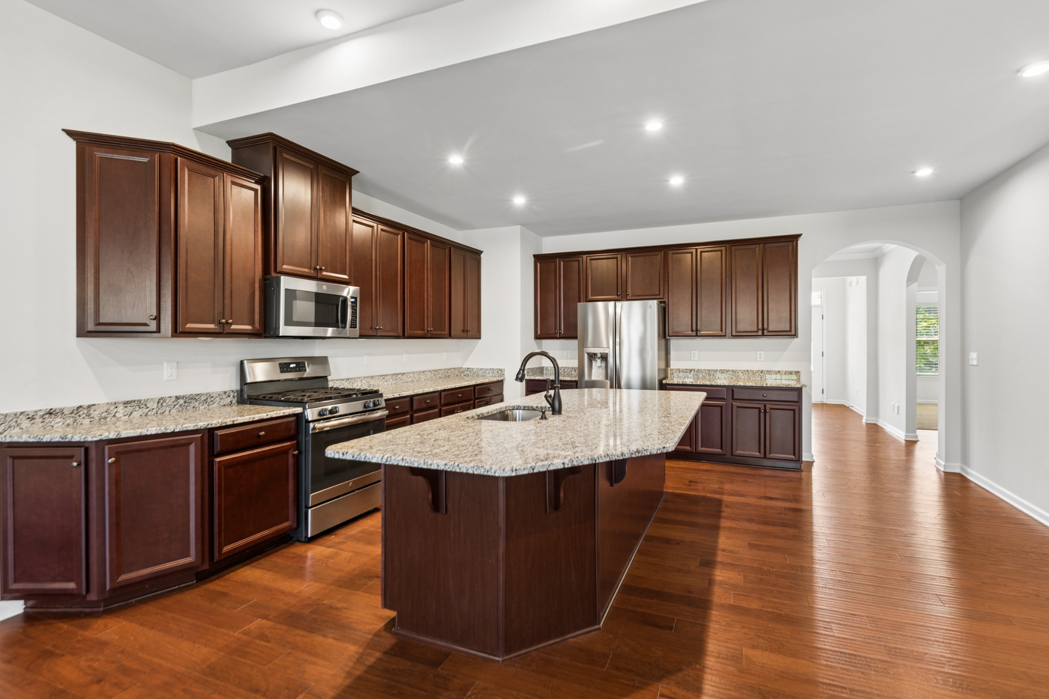 6910 Wellsford Ln Property Photo 15