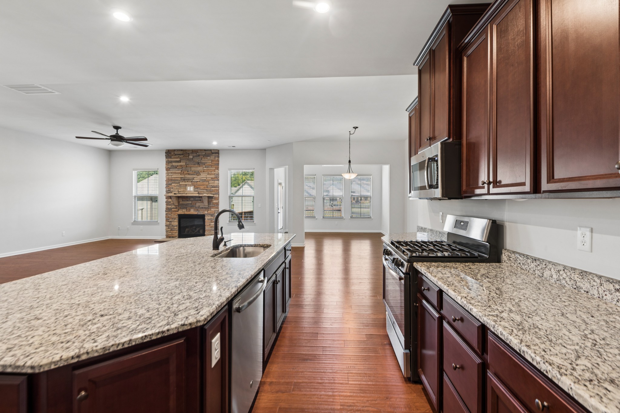 6910 Wellsford Ln Property Photo 16