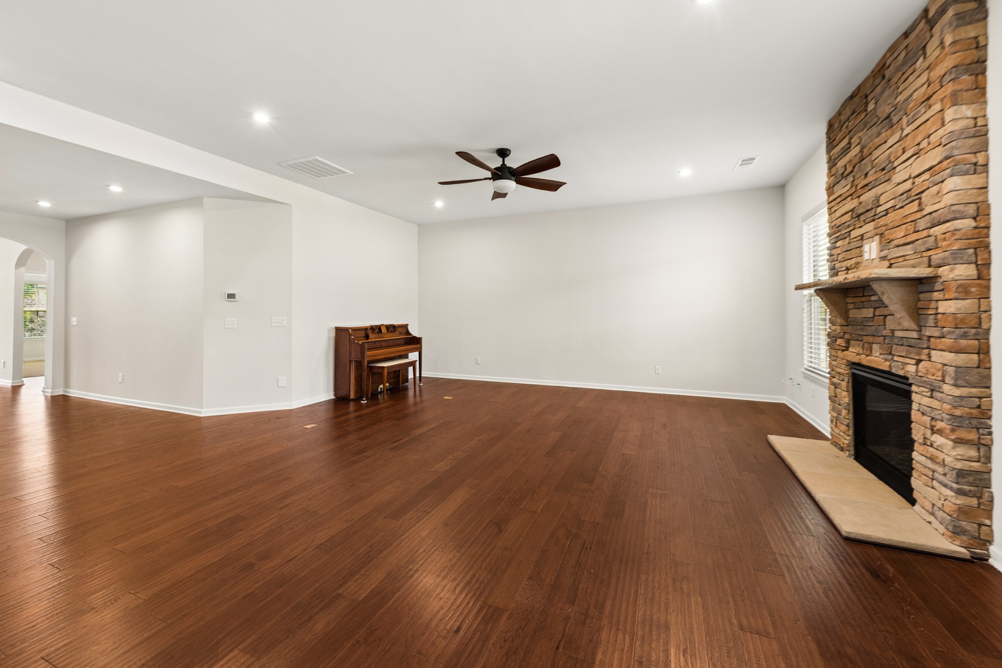 6910 Wellsford Ln Property Photo 25