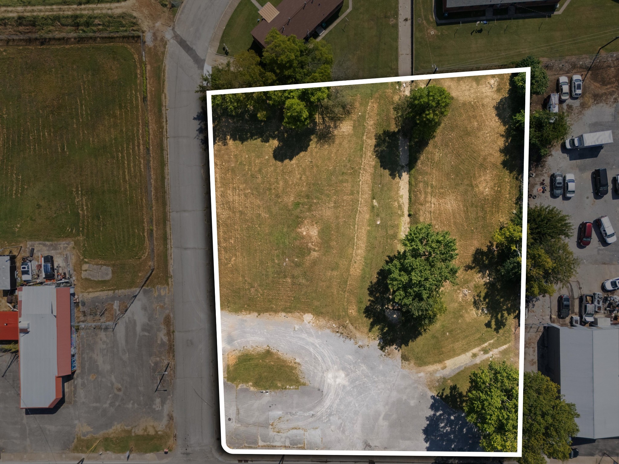 703 Cumberland, N Property Photo 3
