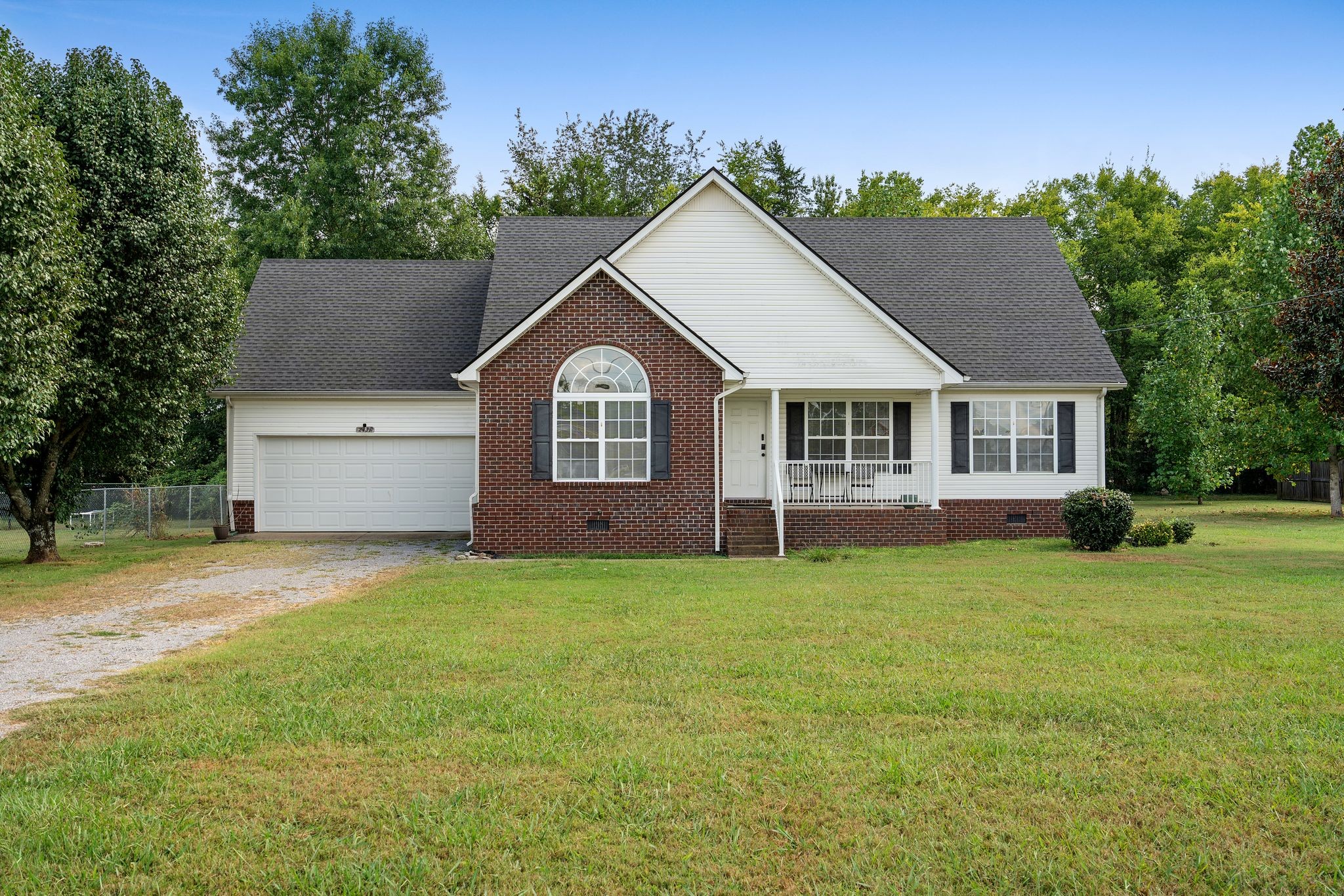 2431 Vanlawn Ln Property Photo 1