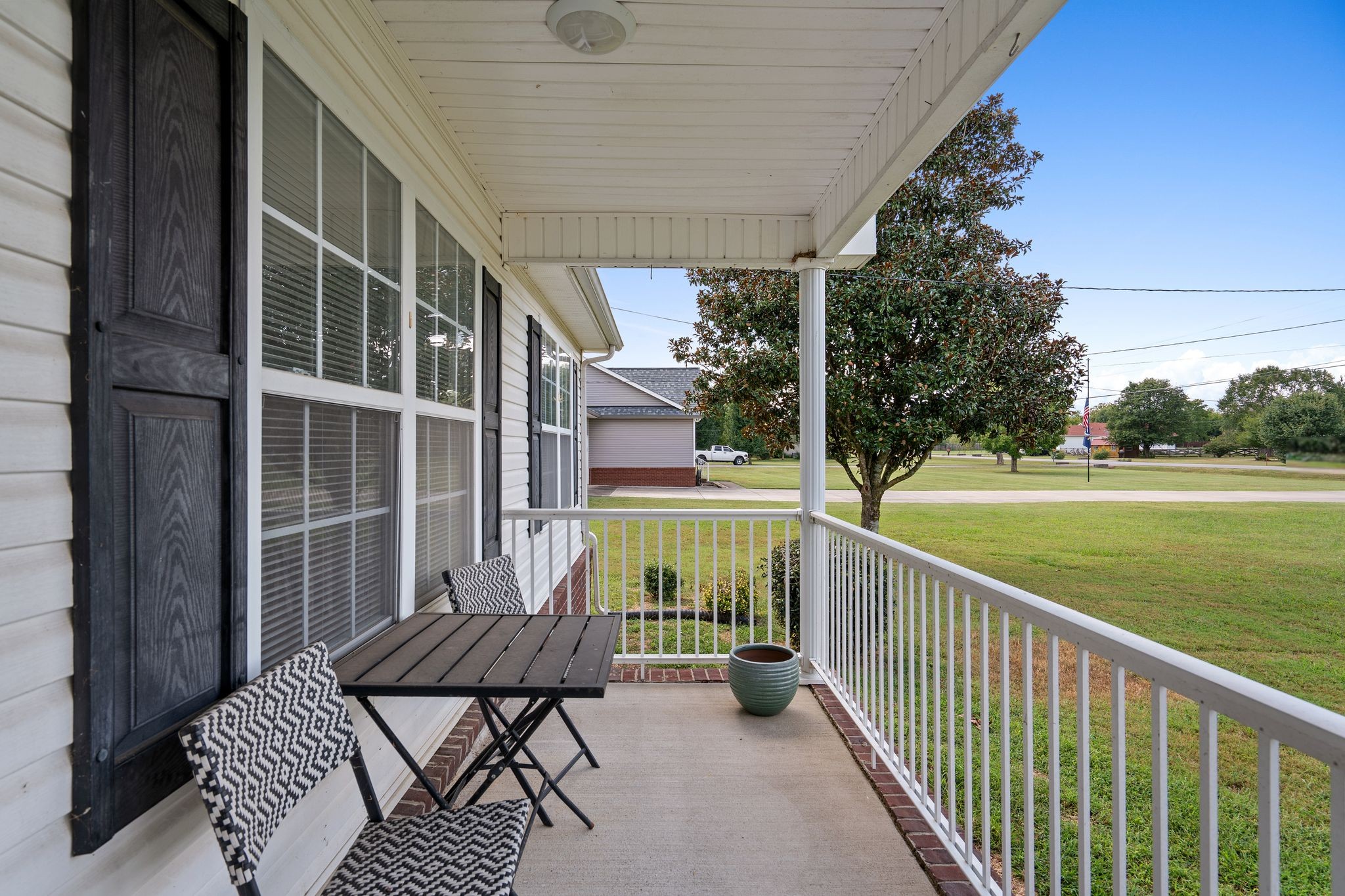 2431 Vanlawn Ln Property Photo 5