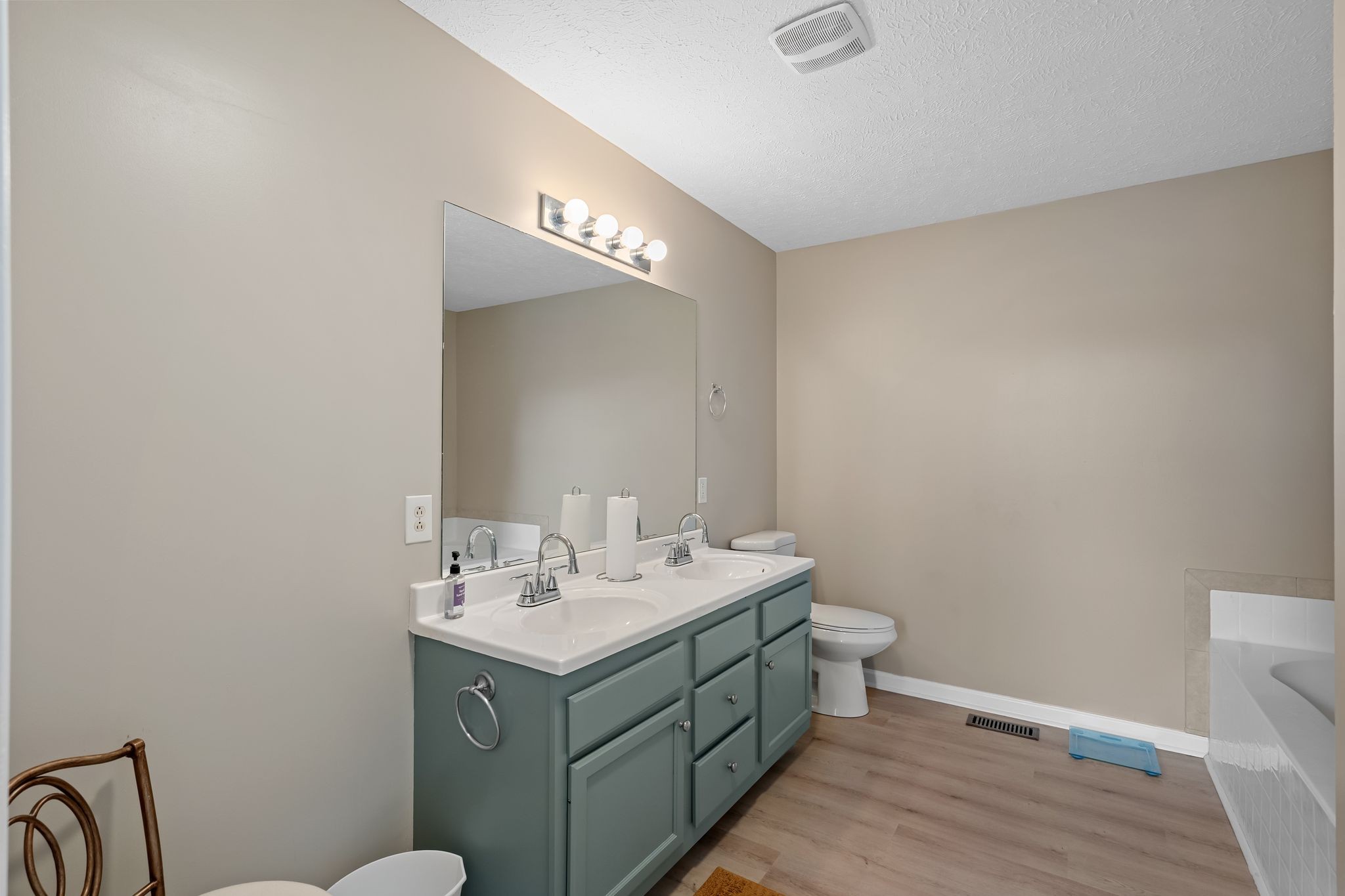 2431 Vanlawn Ln Property Photo 27