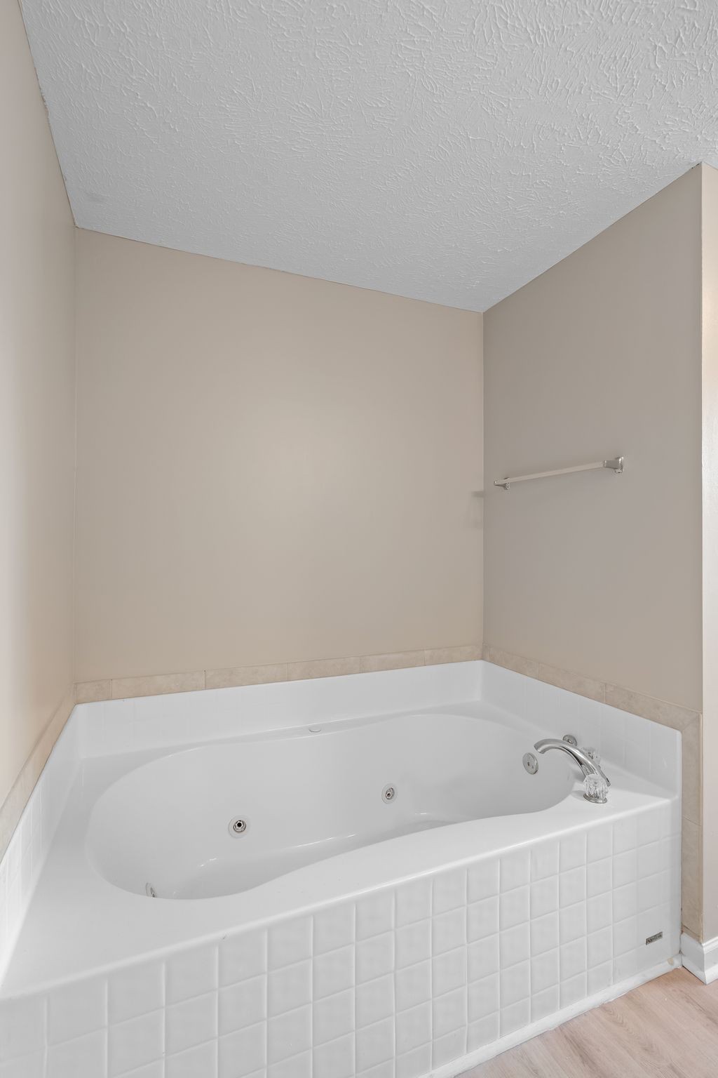 2431 Vanlawn Ln Property Photo 30