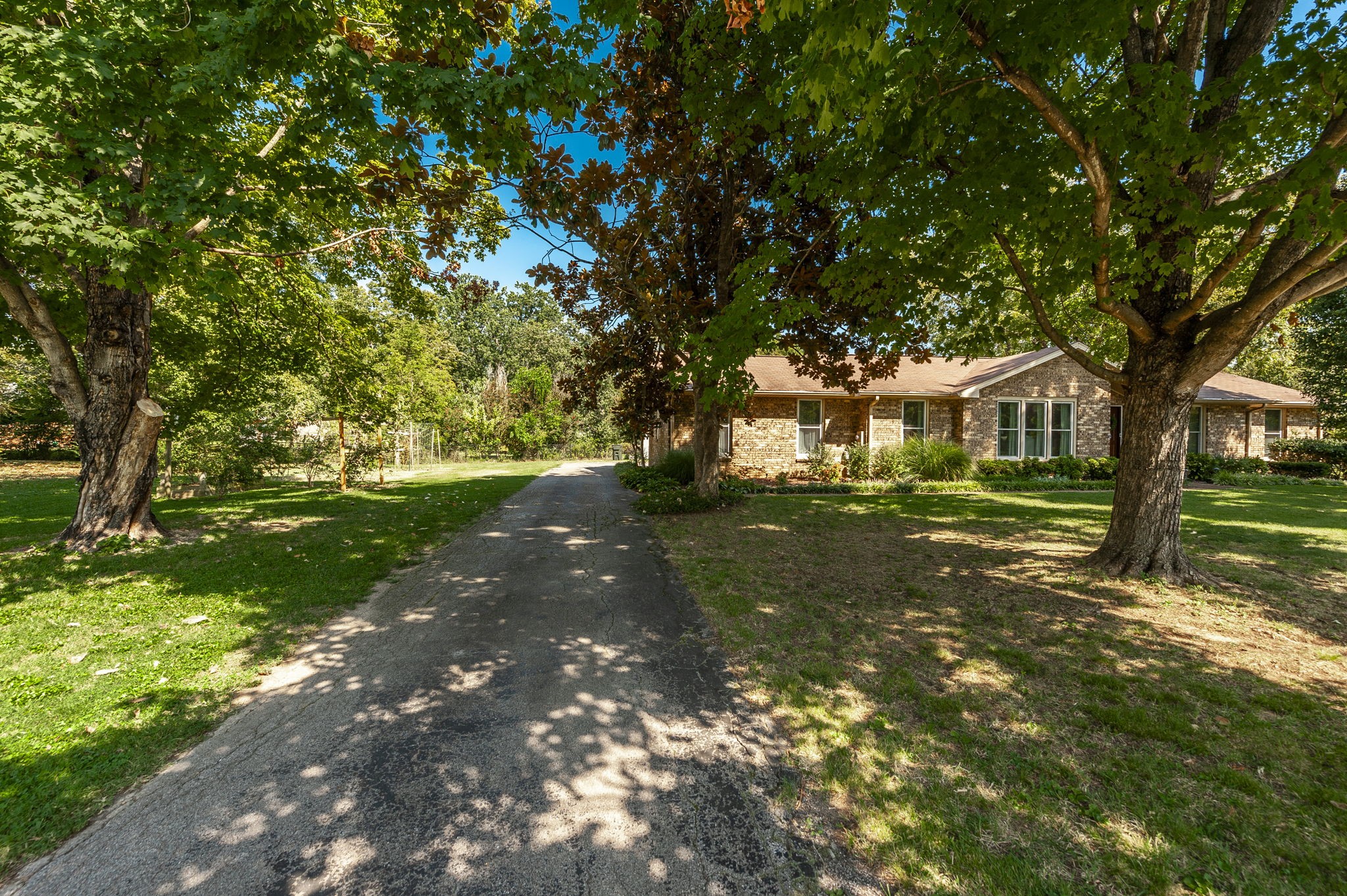 1097 Lakeshore Dr Property Photo 4
