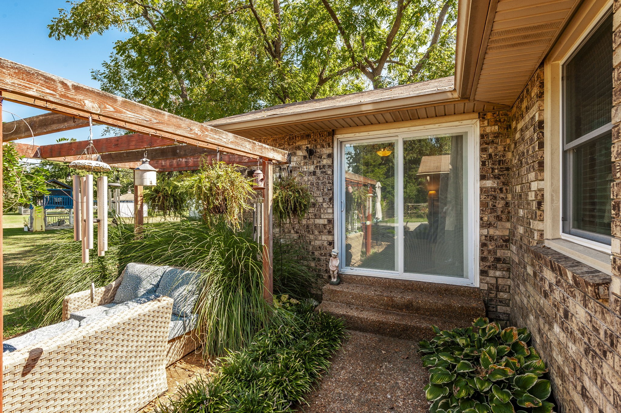 1097 Lakeshore Dr Property Photo 17
