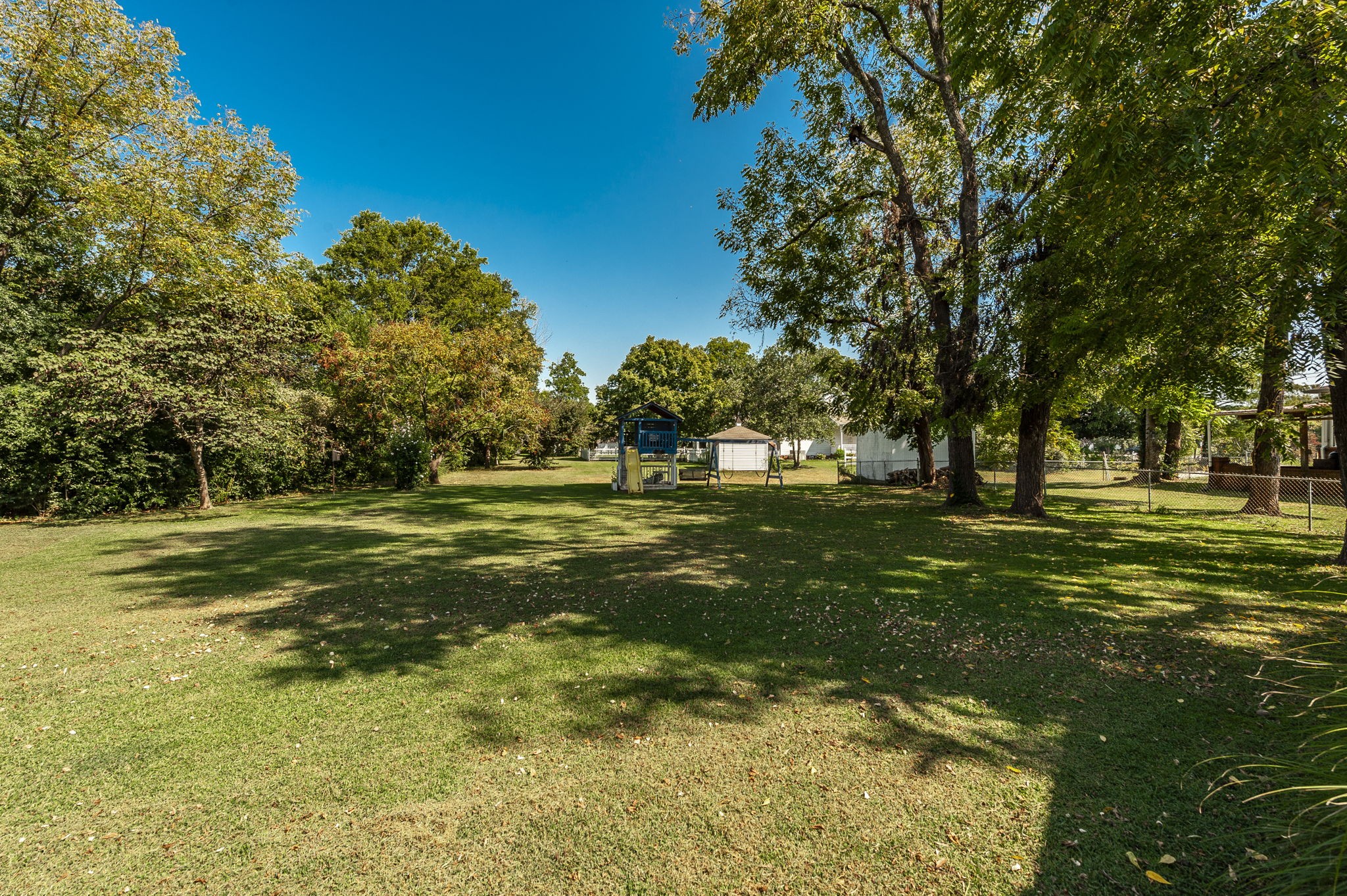 1097 Lakeshore Dr Property Photo 19