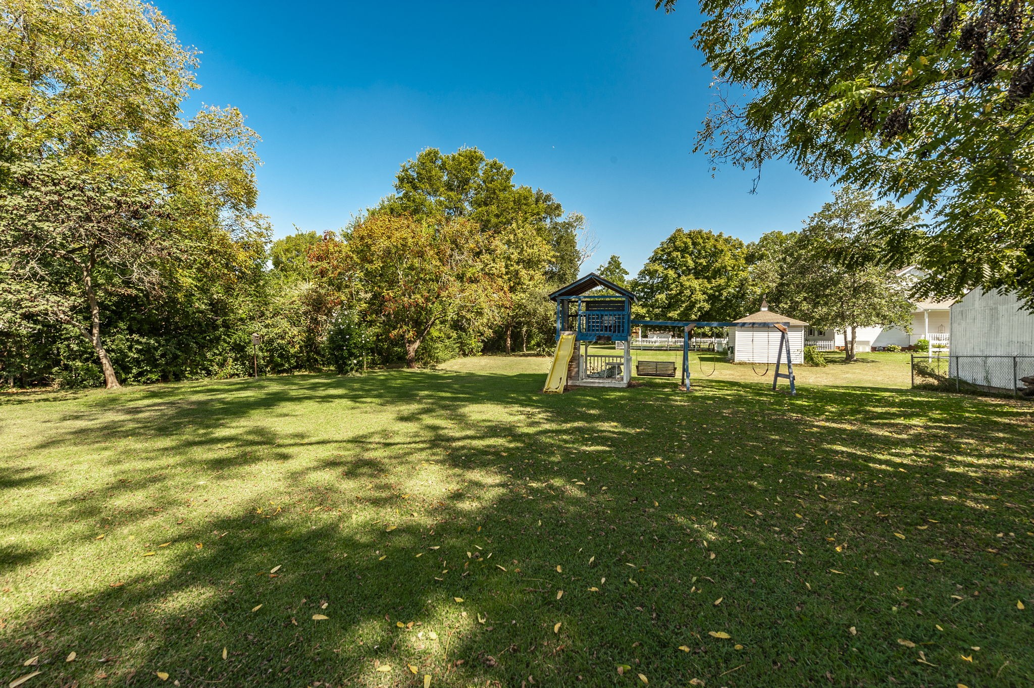 1097 Lakeshore Dr Property Photo 21