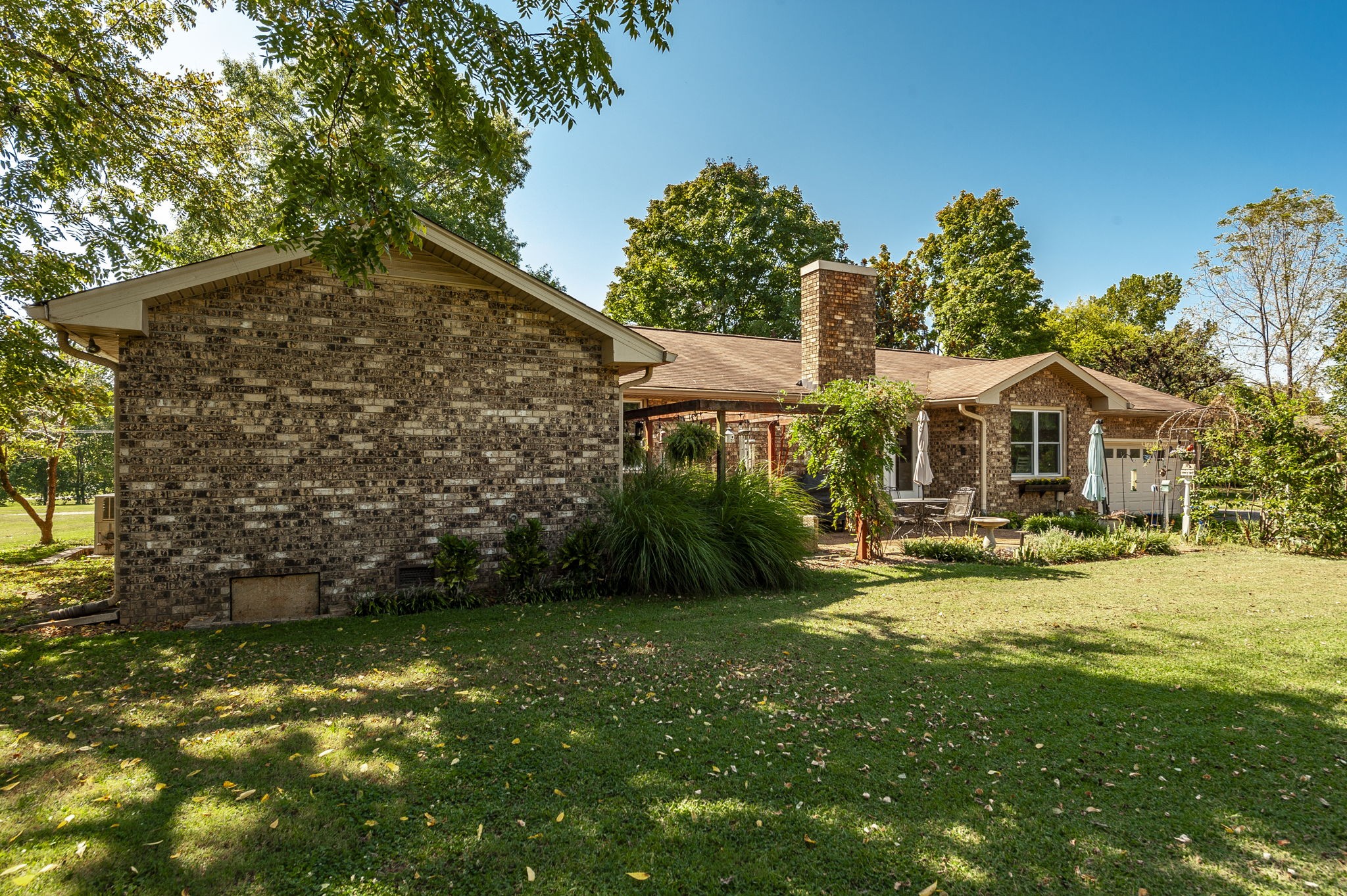 1097 Lakeshore Dr Property Photo 22