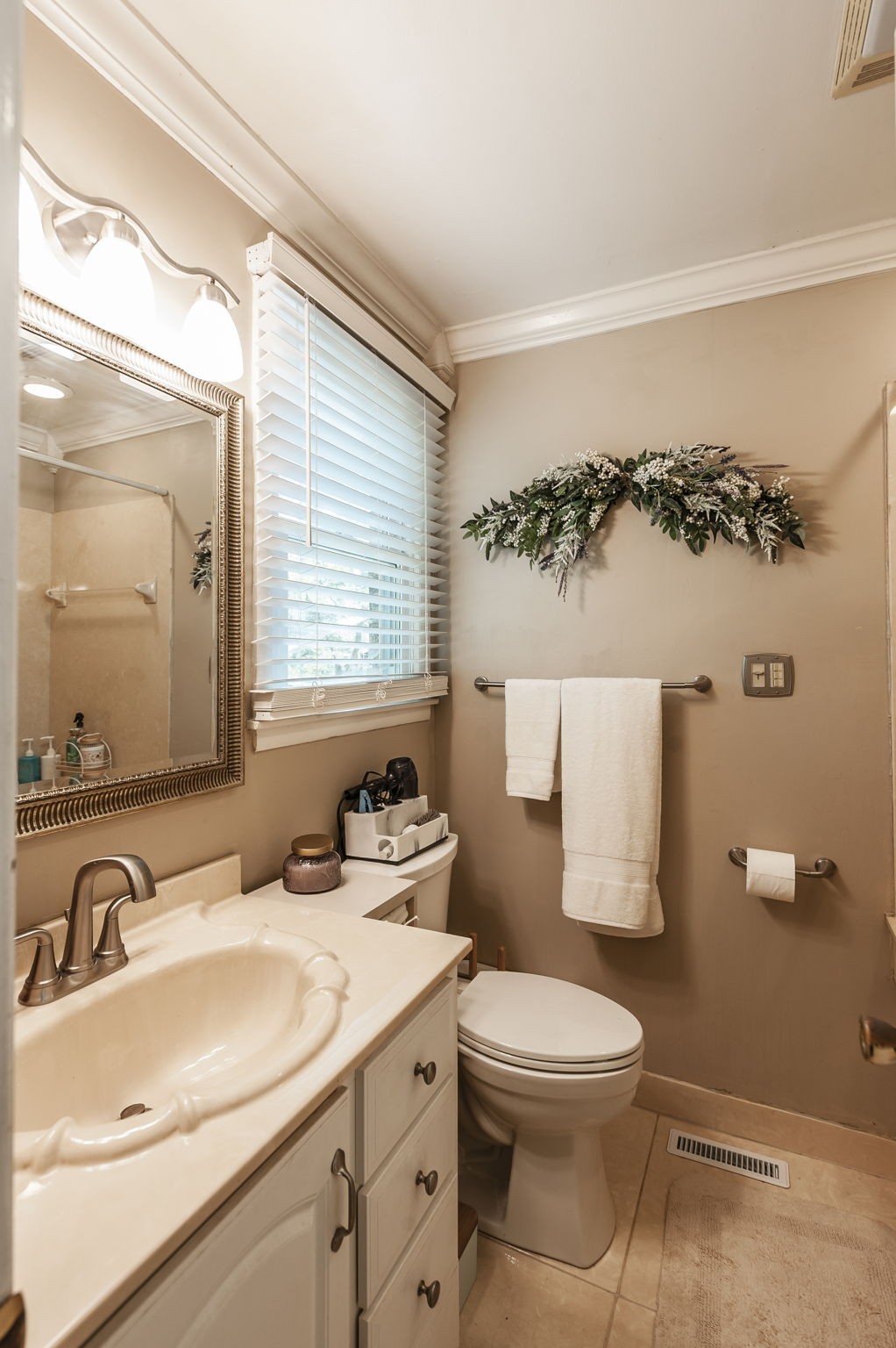 1097 Lakeshore Dr Property Photo 58