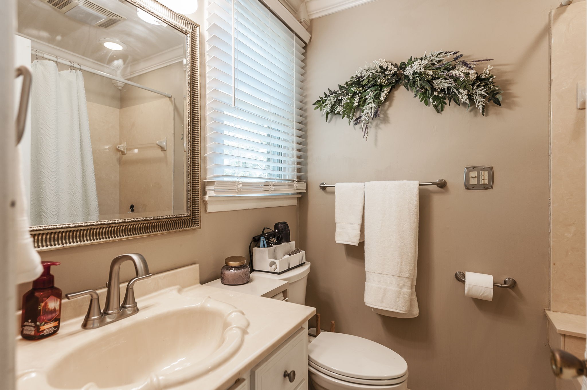 1097 Lakeshore Dr Property Photo 62