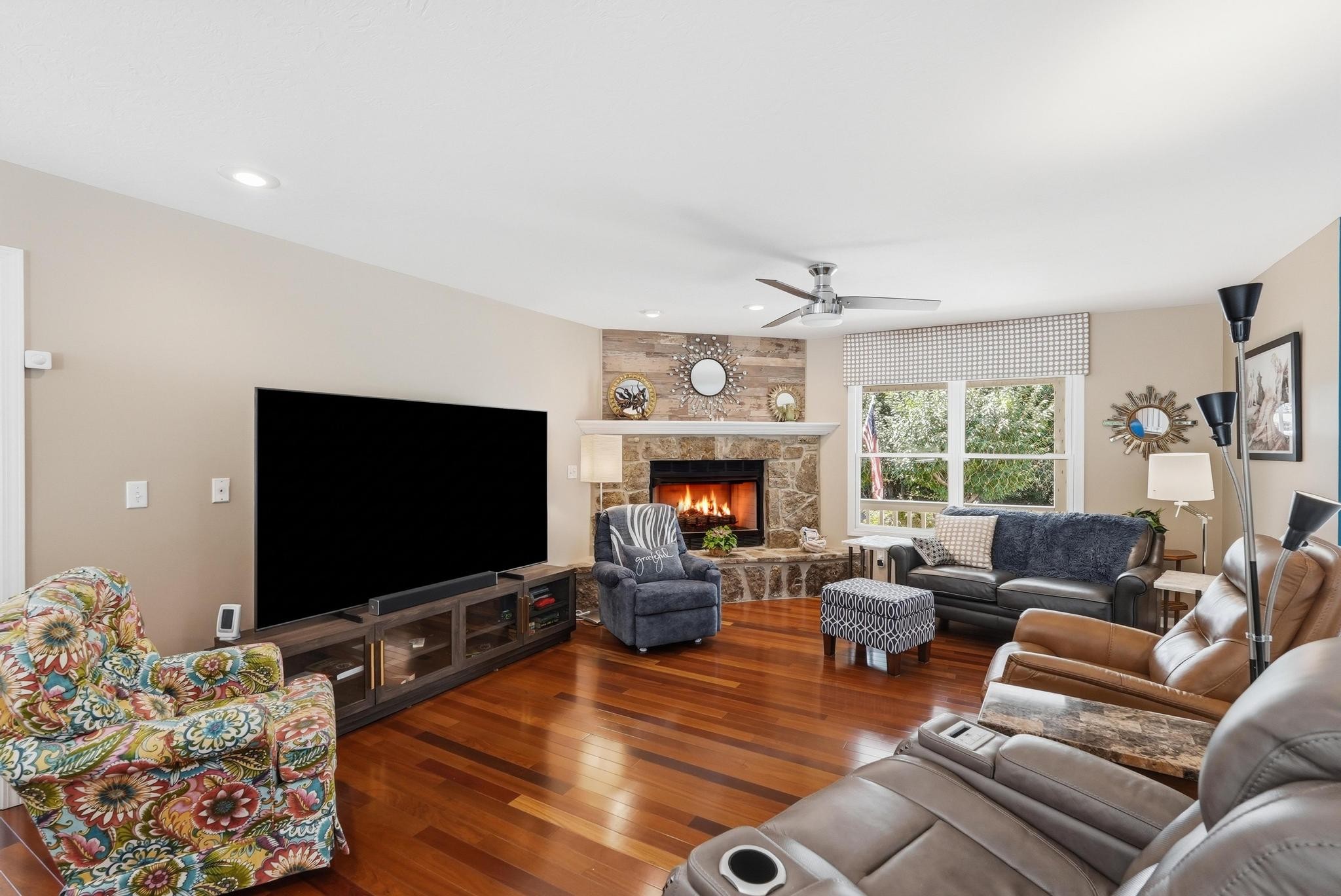 3114 Seminole Loop Property Photo 4