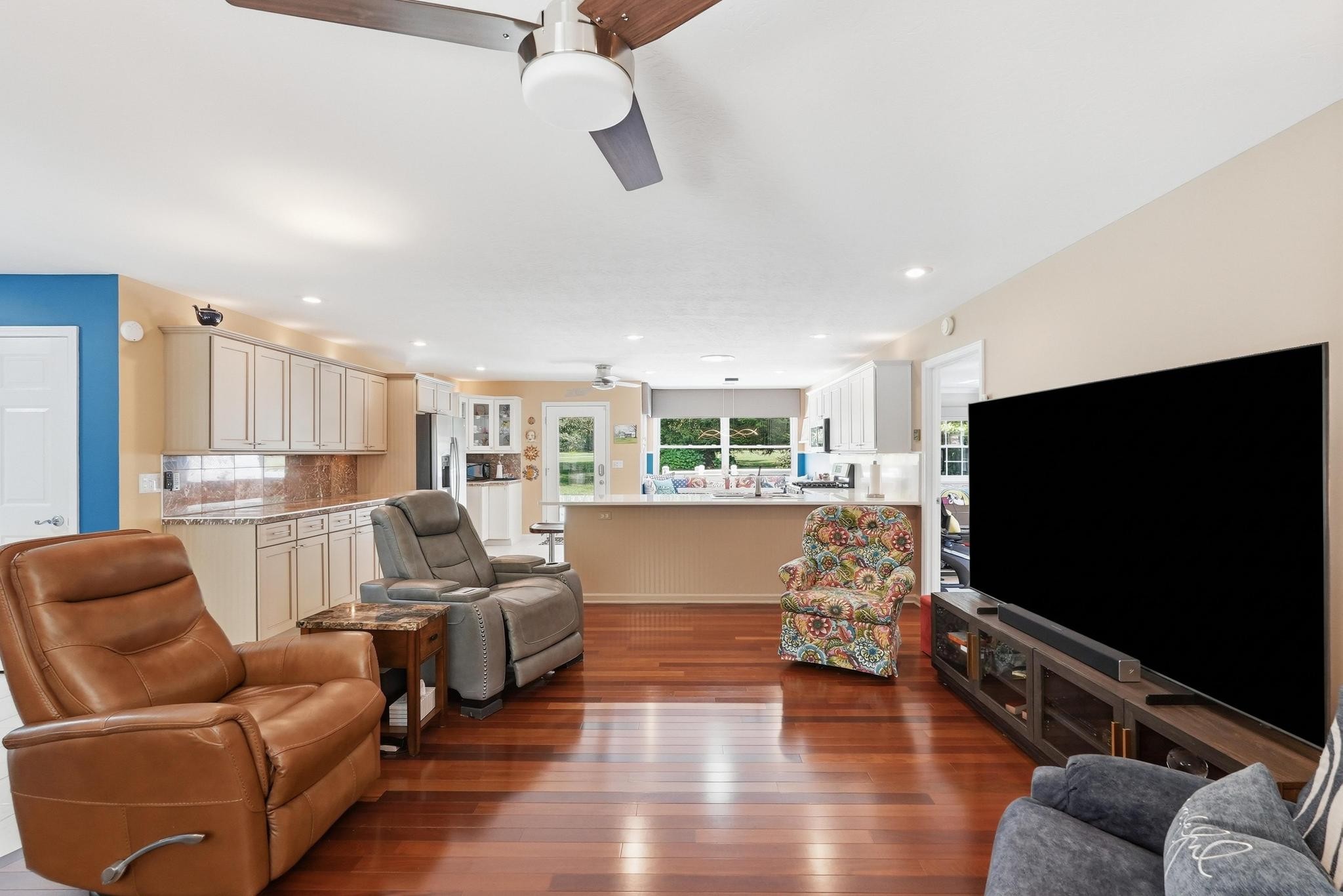 3114 Seminole Loop Property Photo 10