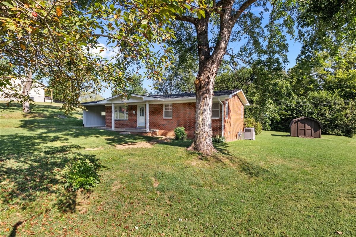 220 Roby Dr Property Photo 1