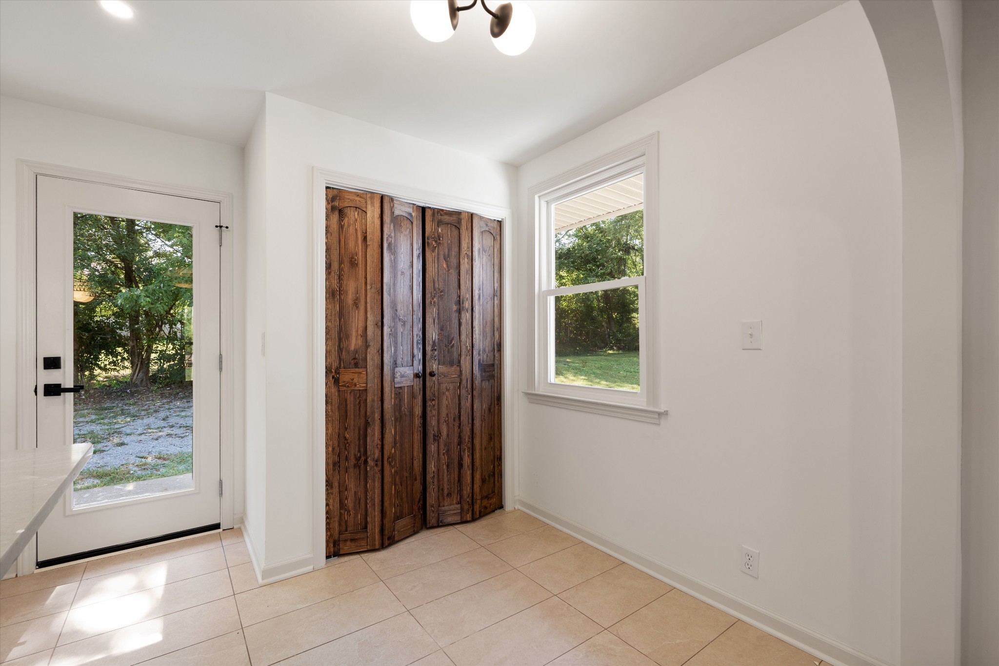 640 James Ave Property Photo 17