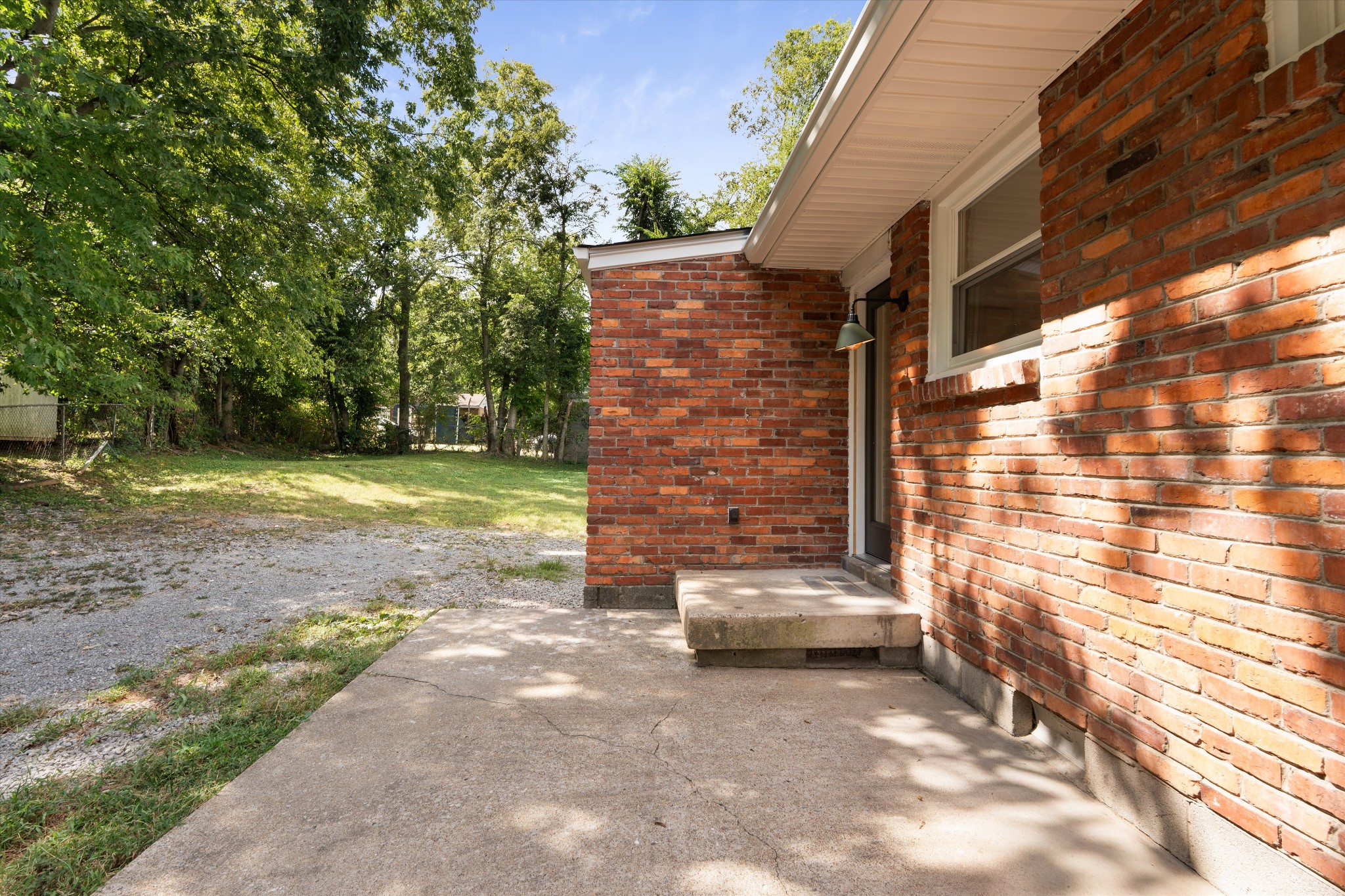 640 James Ave Property Photo 34