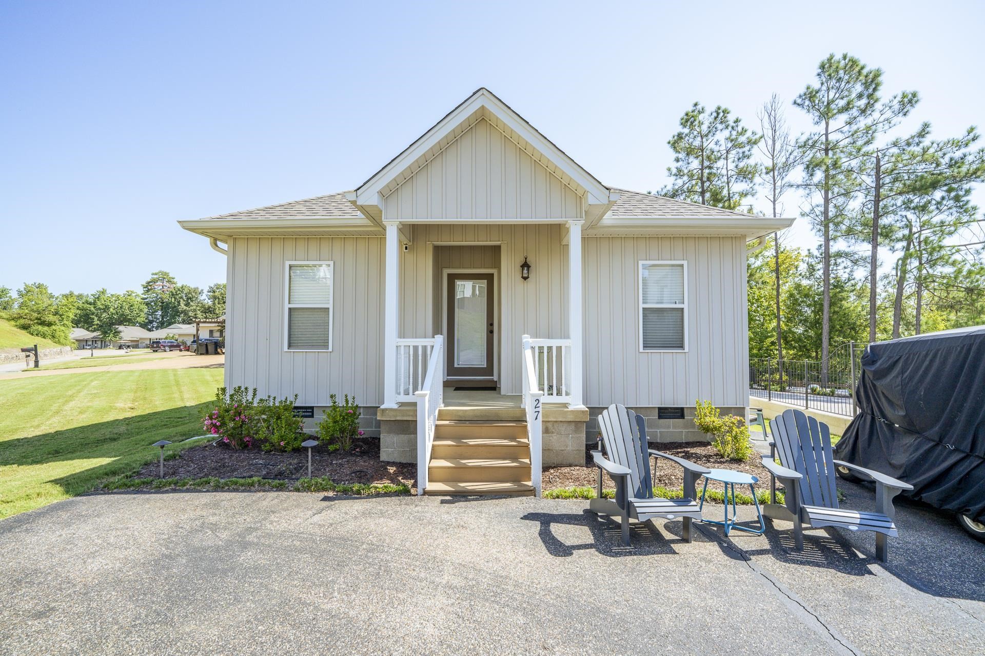 27 HARBOR DR