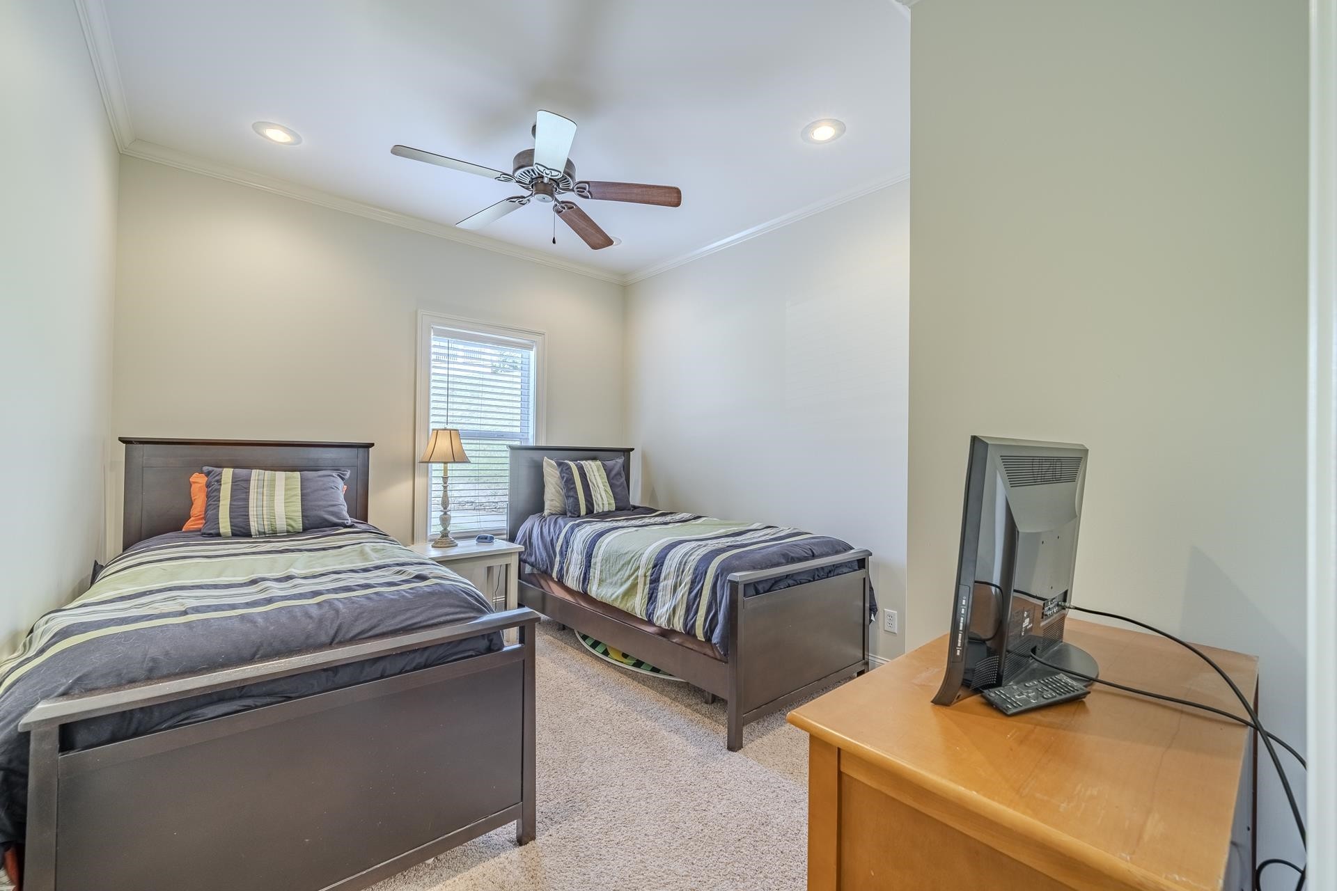 27 Harbor Dr Property Photo 16