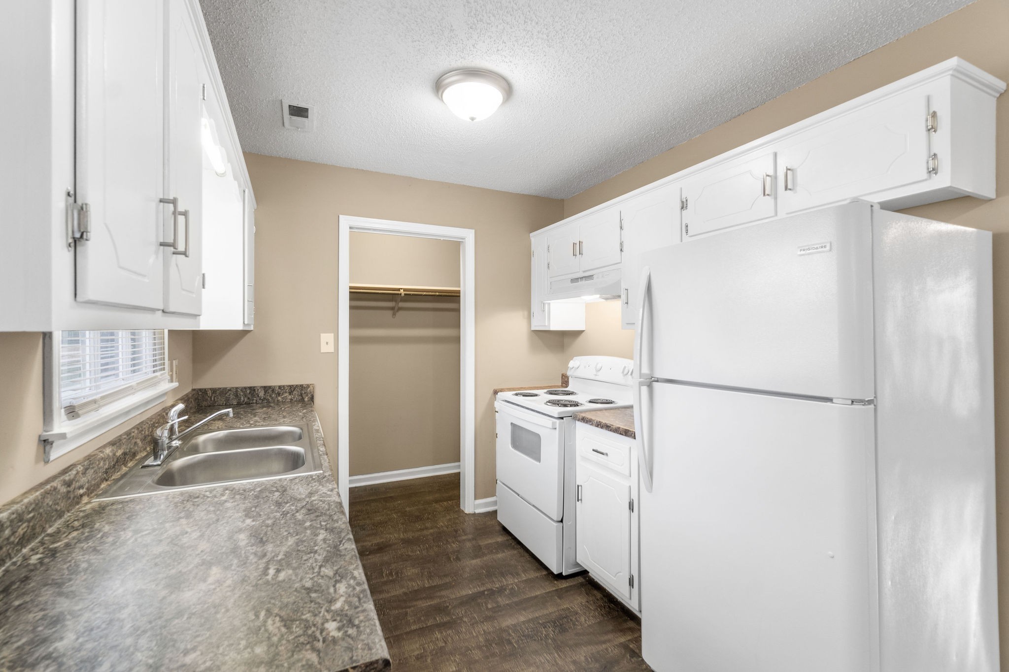 181 Harrier Ct Property Photo 7