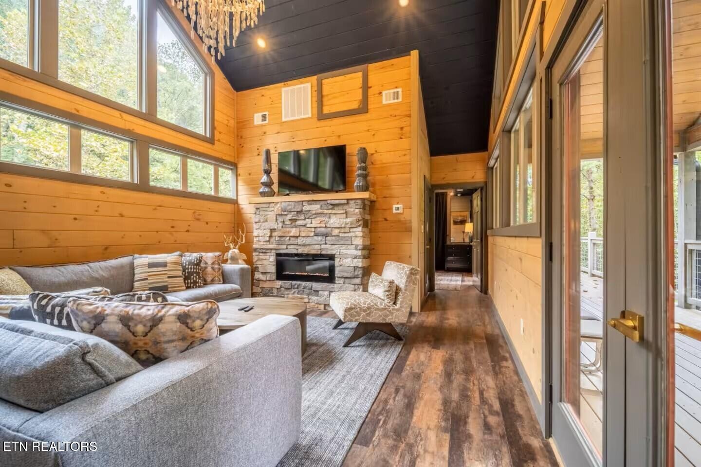 5175 Riversong Way Property Photo 13
