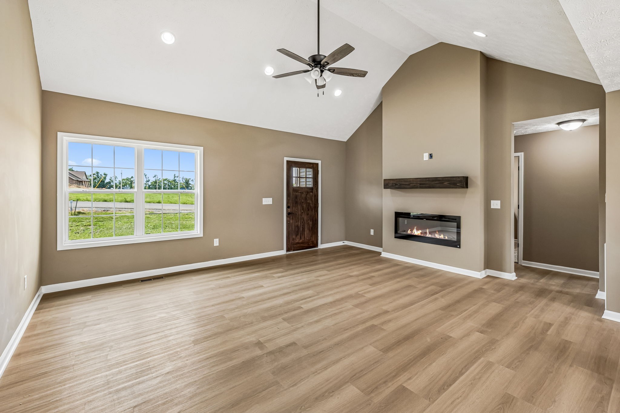 32 Iris Way Property Photo 6