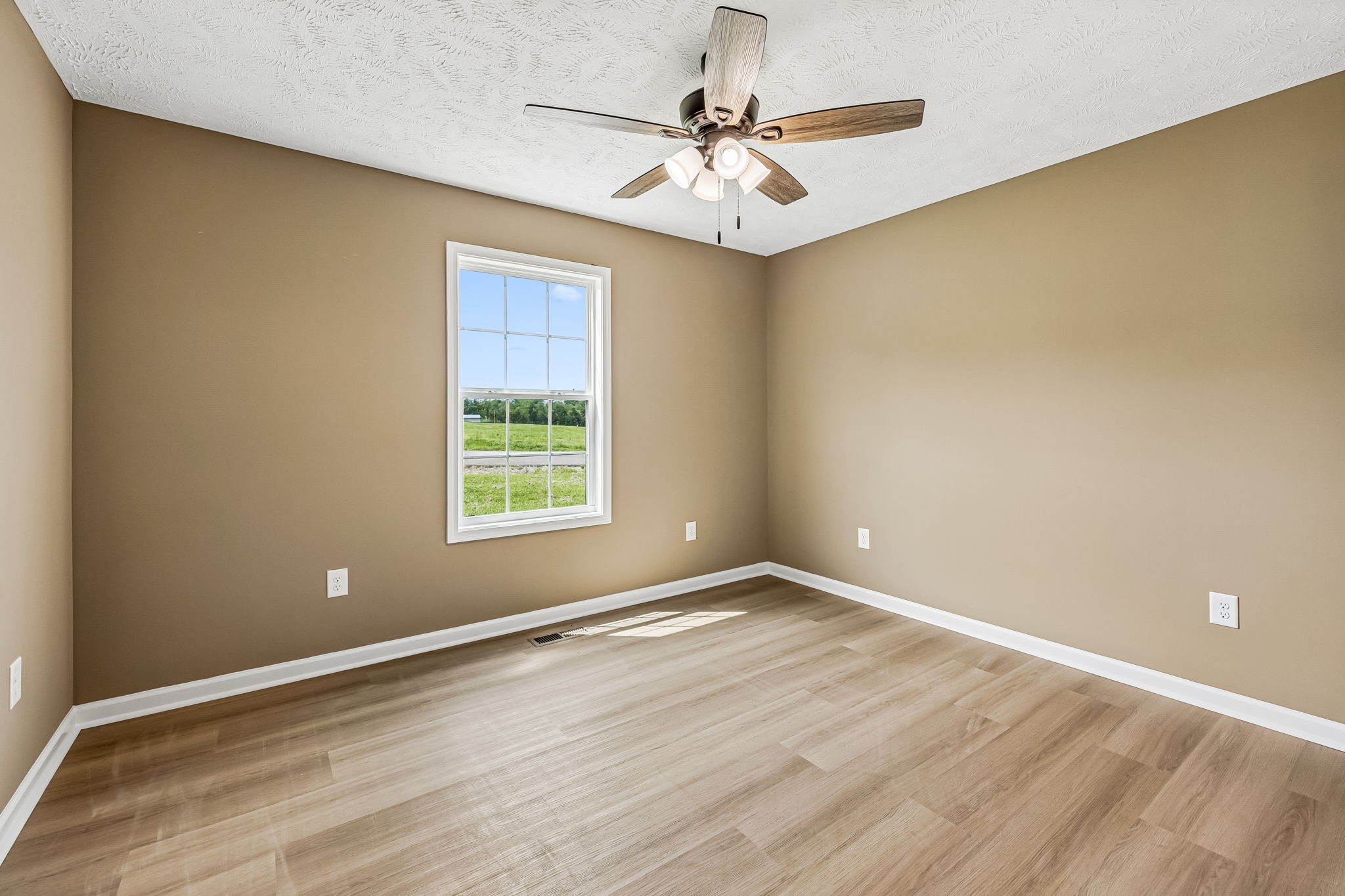 32 Iris Way Property Photo 27