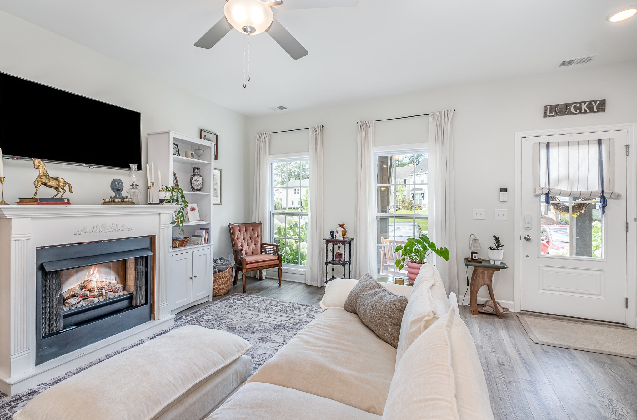 1748 Fenway Loop Property Photo 1