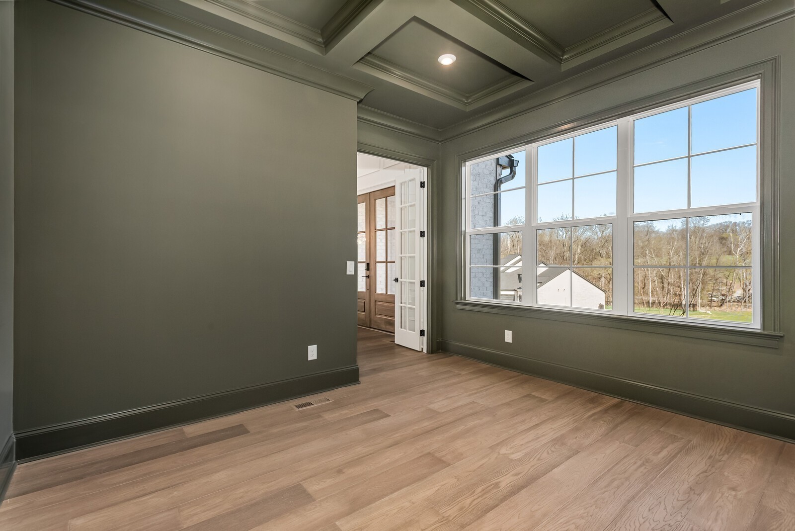 6104 St Charles Property Photo 11