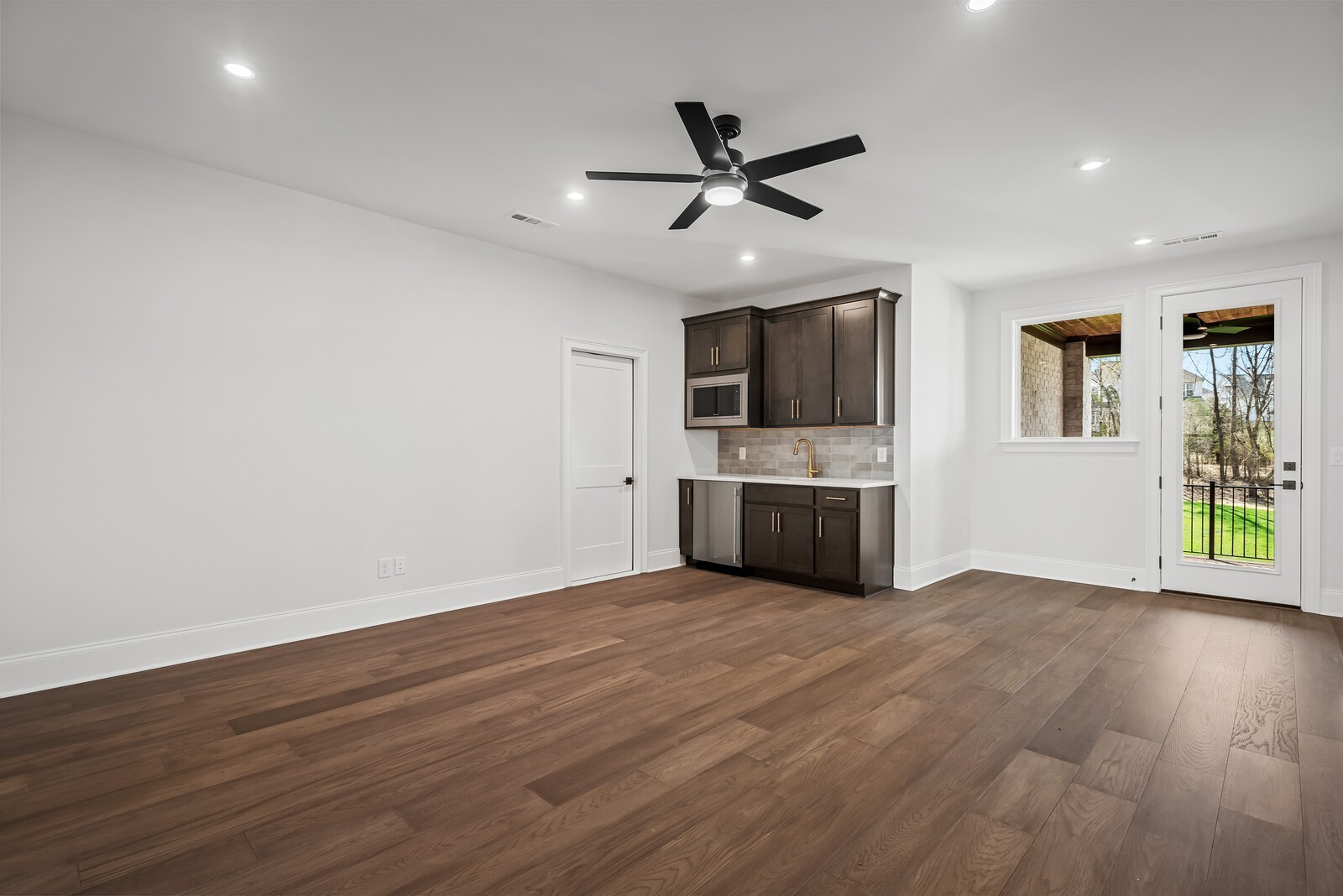6104 St Charles Property Photo 48