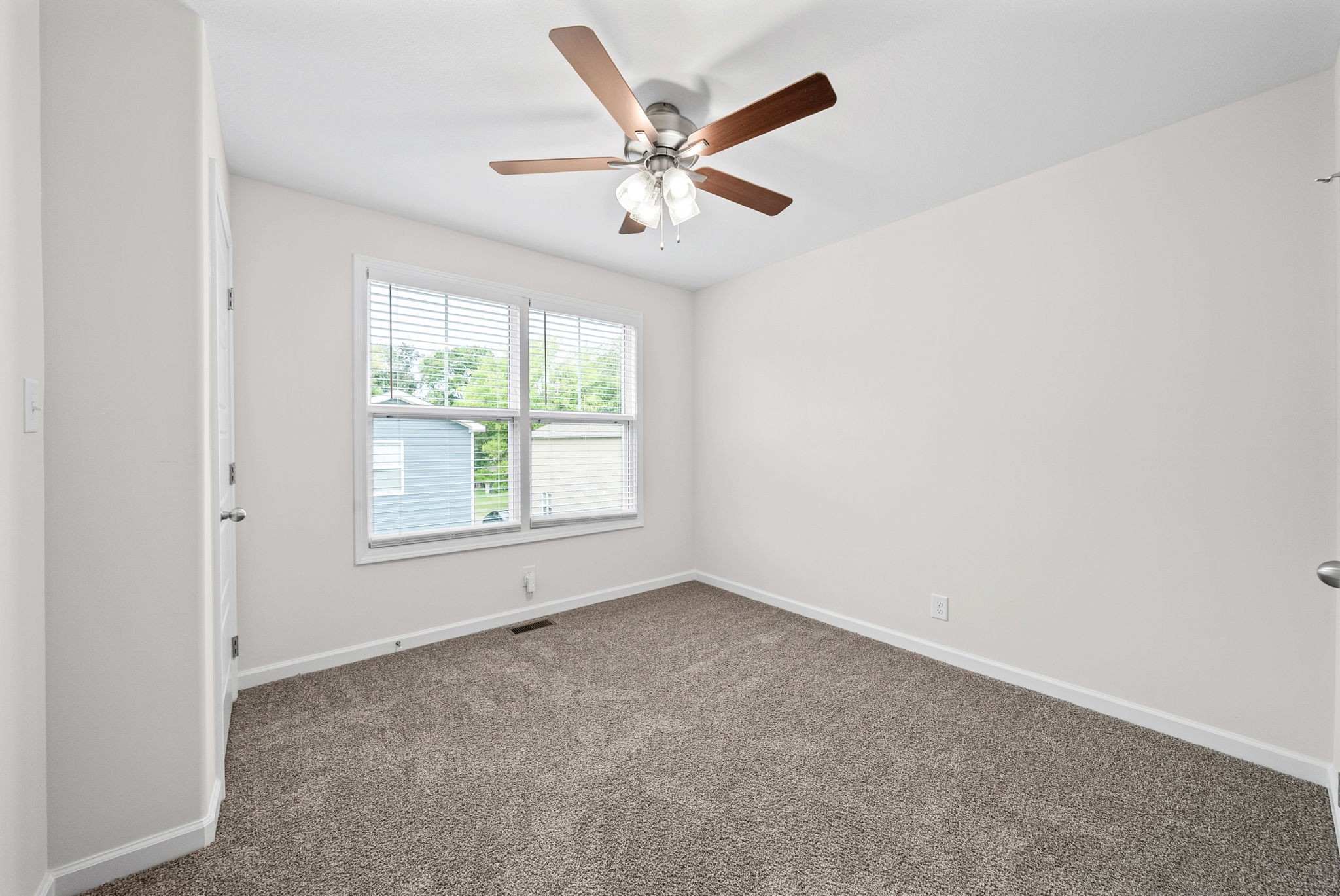954 Richardson St Property Photo 17