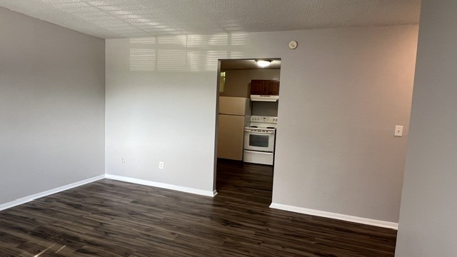 210 Hendricks Blvd Property Photo 2
