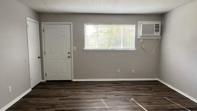 210 Hendricks Blvd Property Photo 4