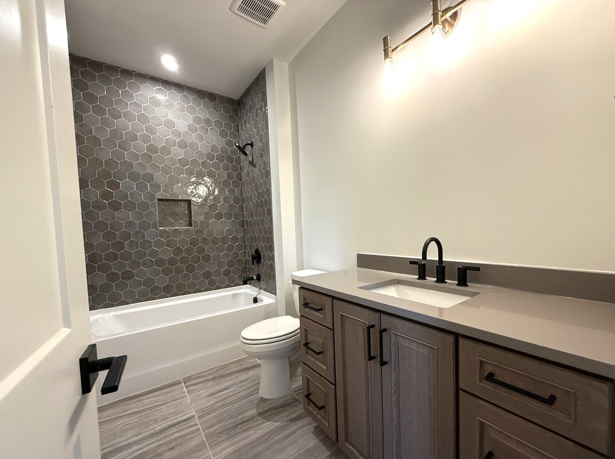 6108 St Charles Dr Property Photo 46