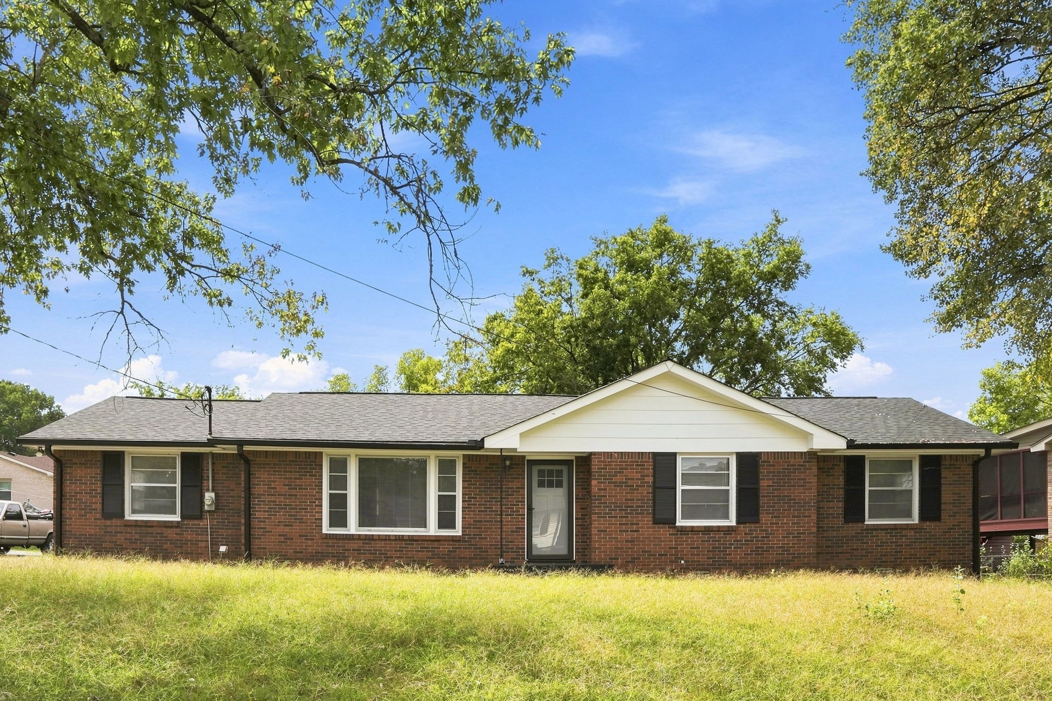 736 Roman Dr Property Photo 2
