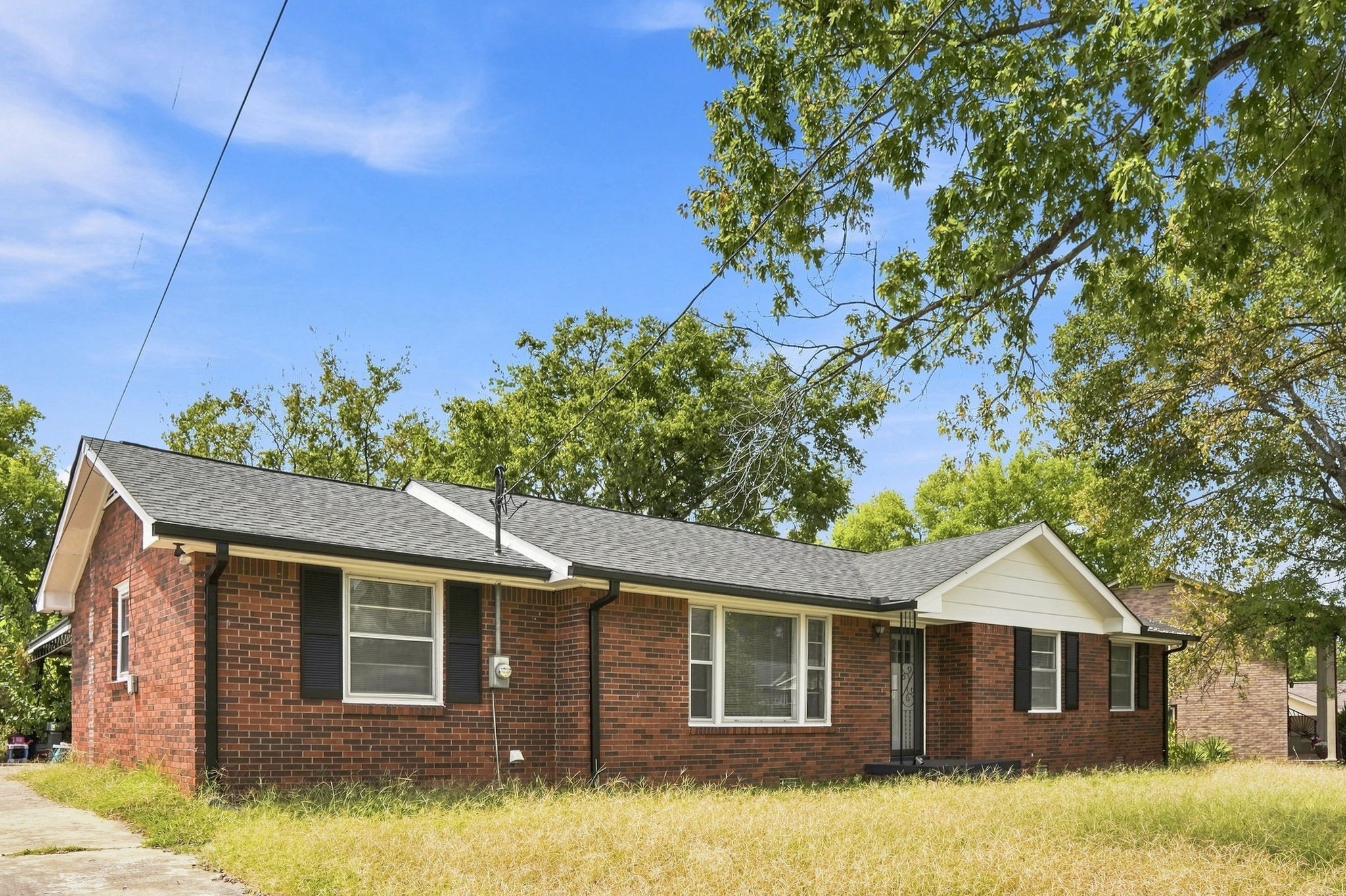 736 Roman Dr Property Photo 4