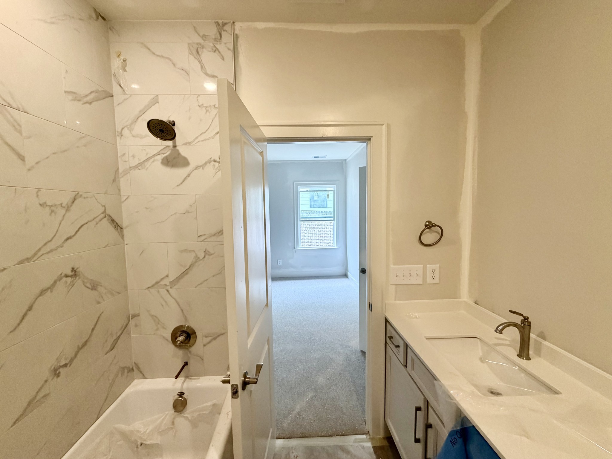 2401 Nolan Dr Property Photo 16