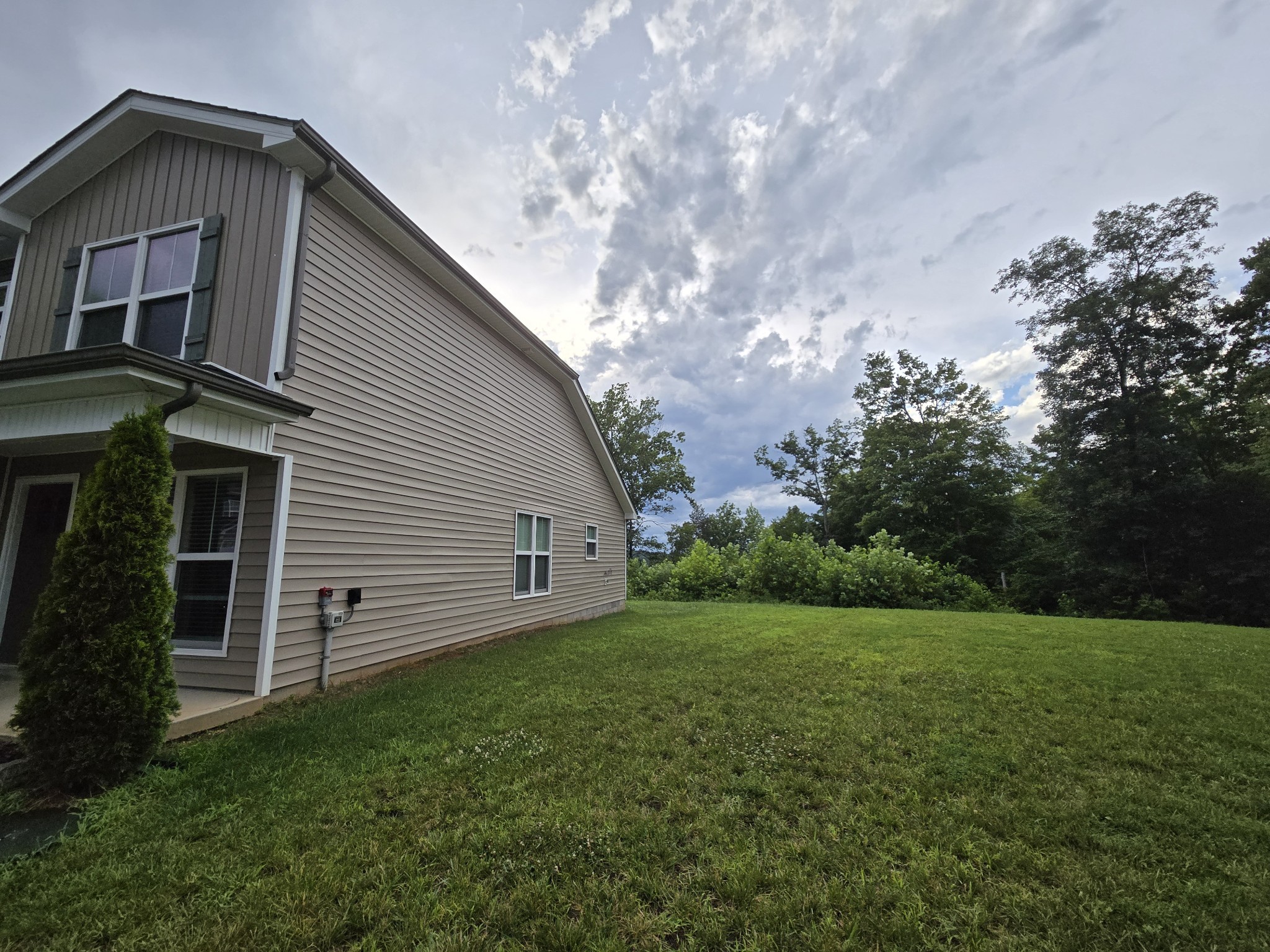 1176 Cottonwood Dr Property Photo 3