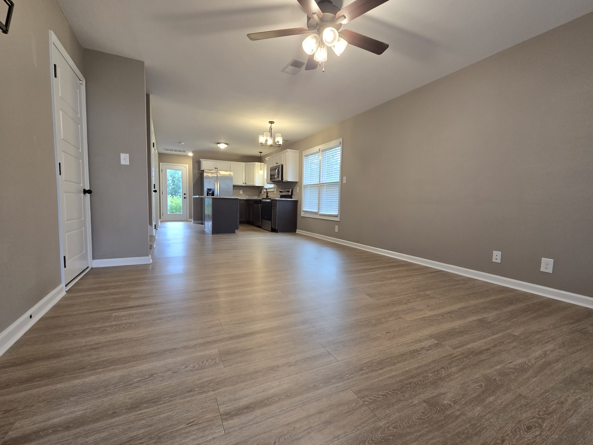 1176 Cottonwood Dr Property Photo 4