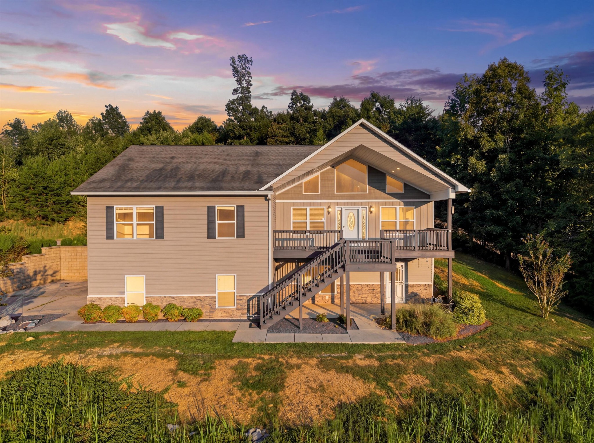 365 Meadowbrook Lane Property Photo 1
