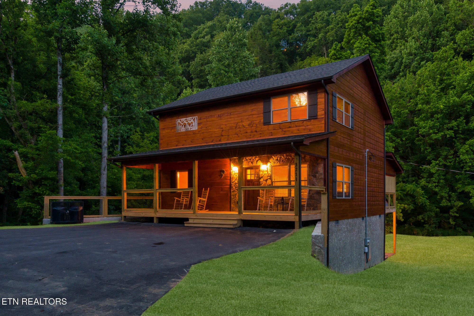 3211 Old Mountain Rd Property Photo 2