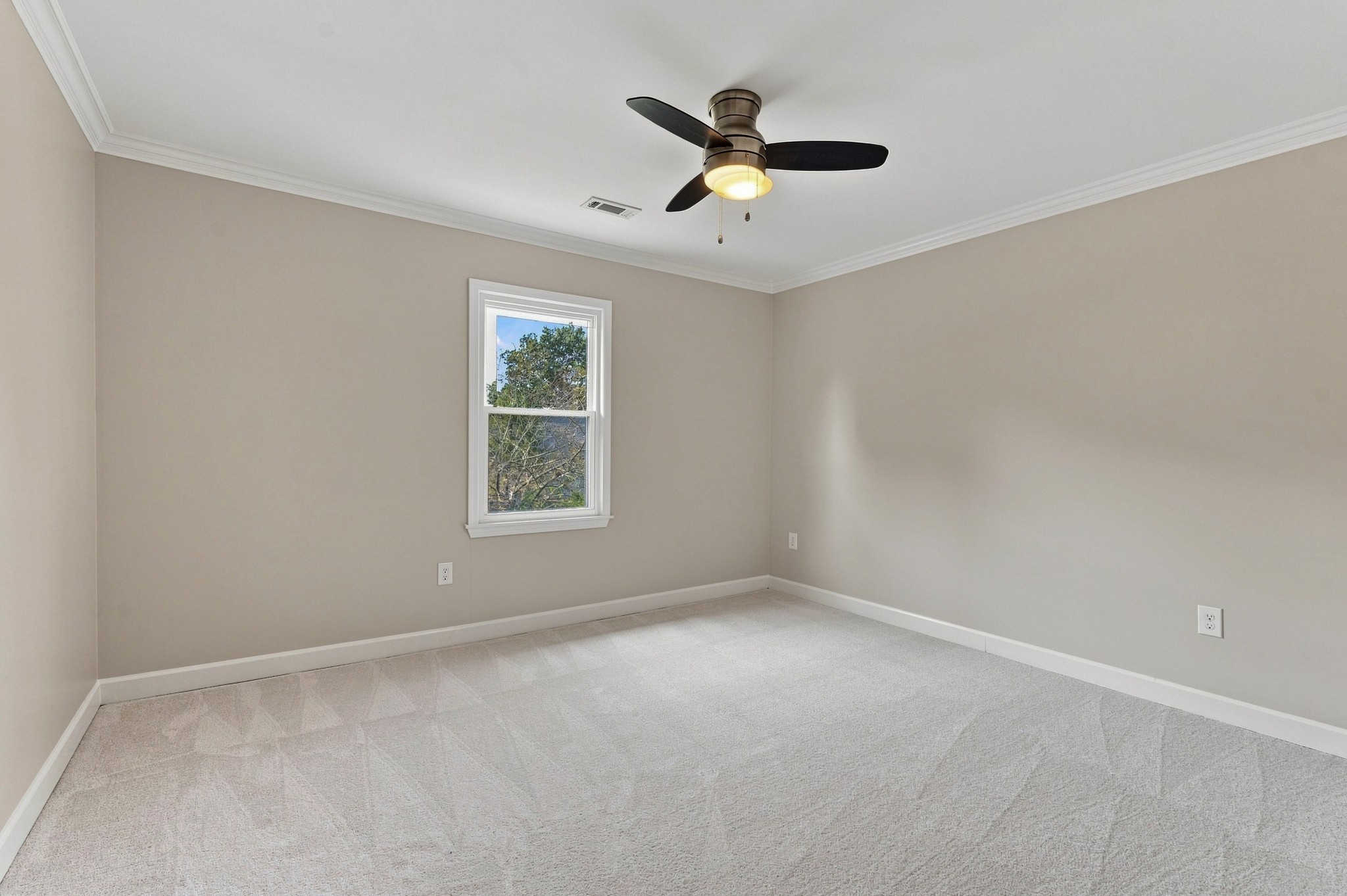 1128 Hunters Chase Dr Property Photo 24