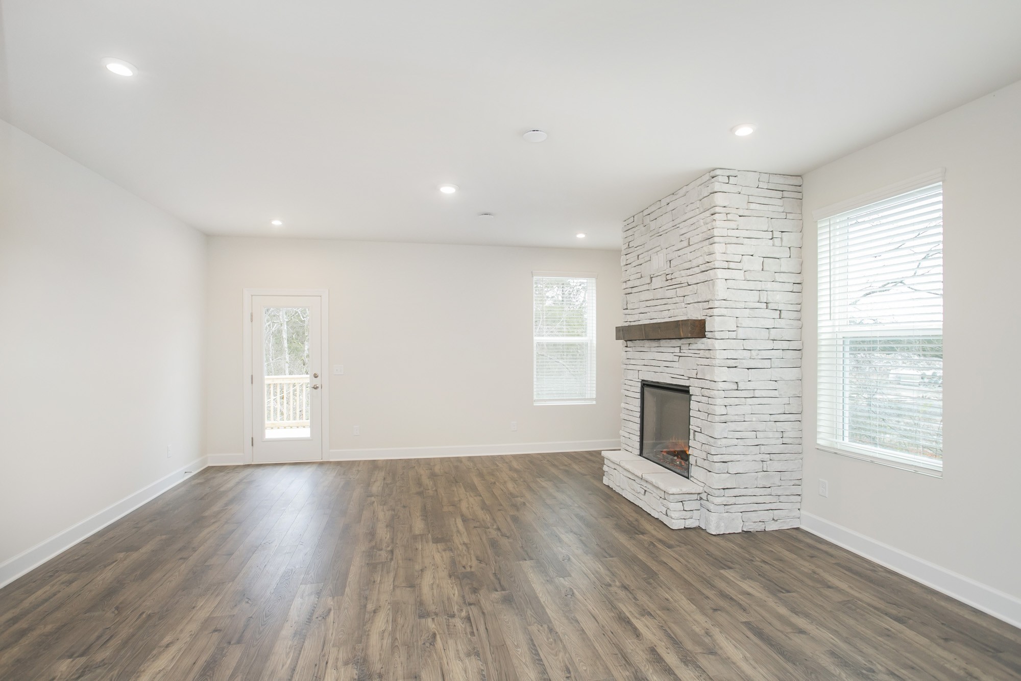 1234 Wallace Way Property Photo 13
