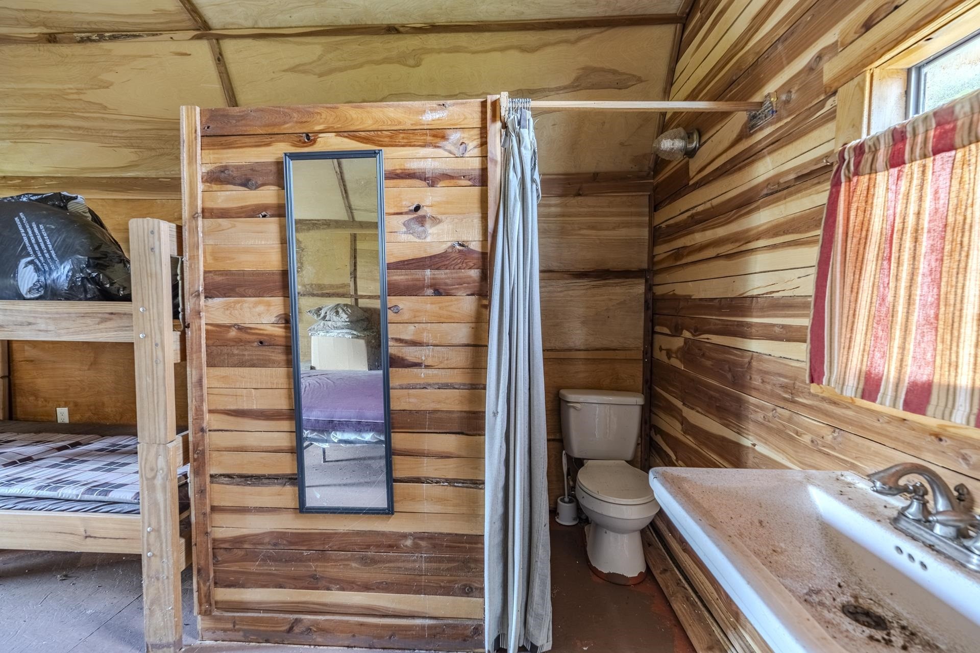 904 Capooth Rd Property Photo 16