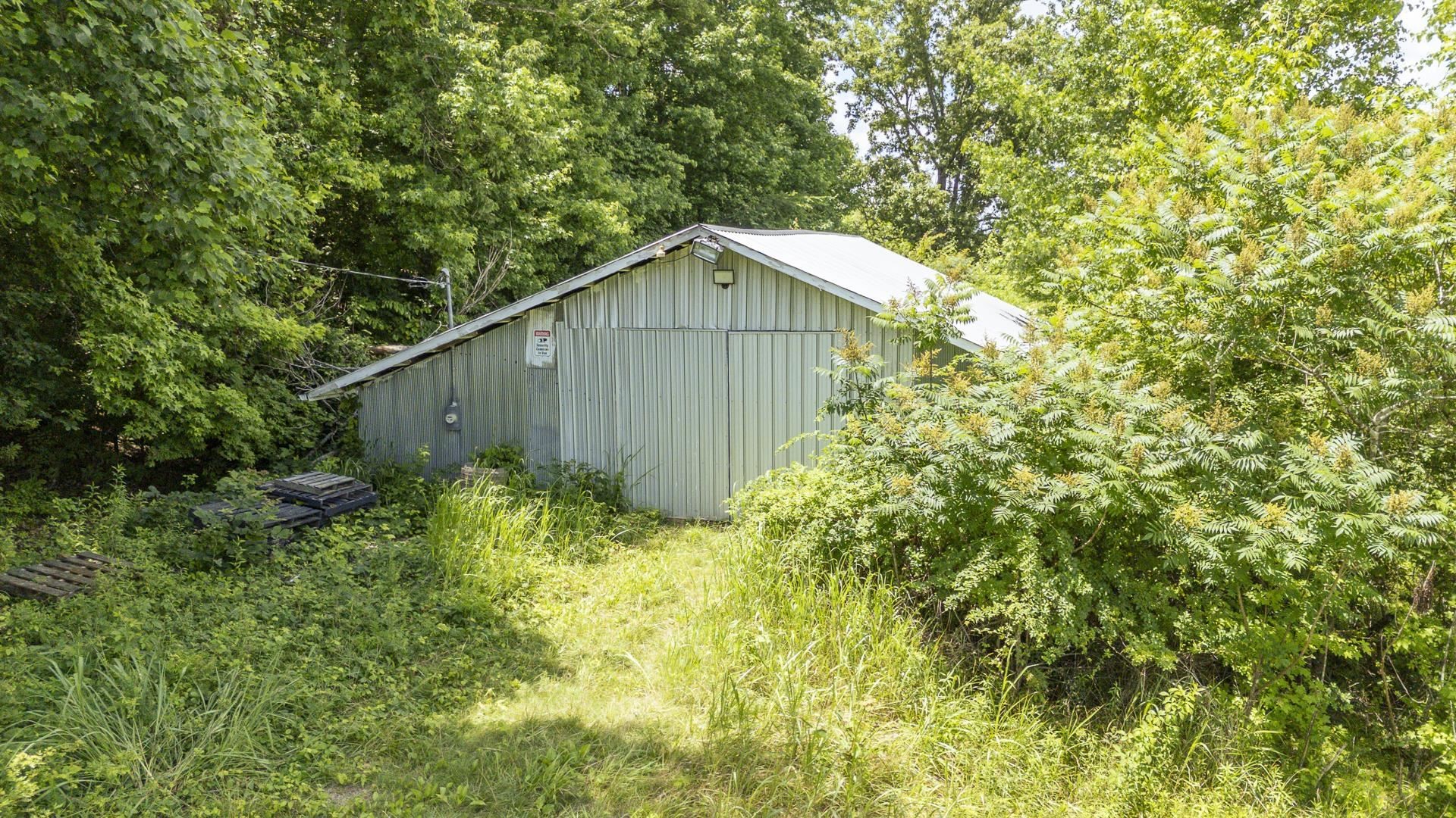 904 Capooth Rd Property Photo 17