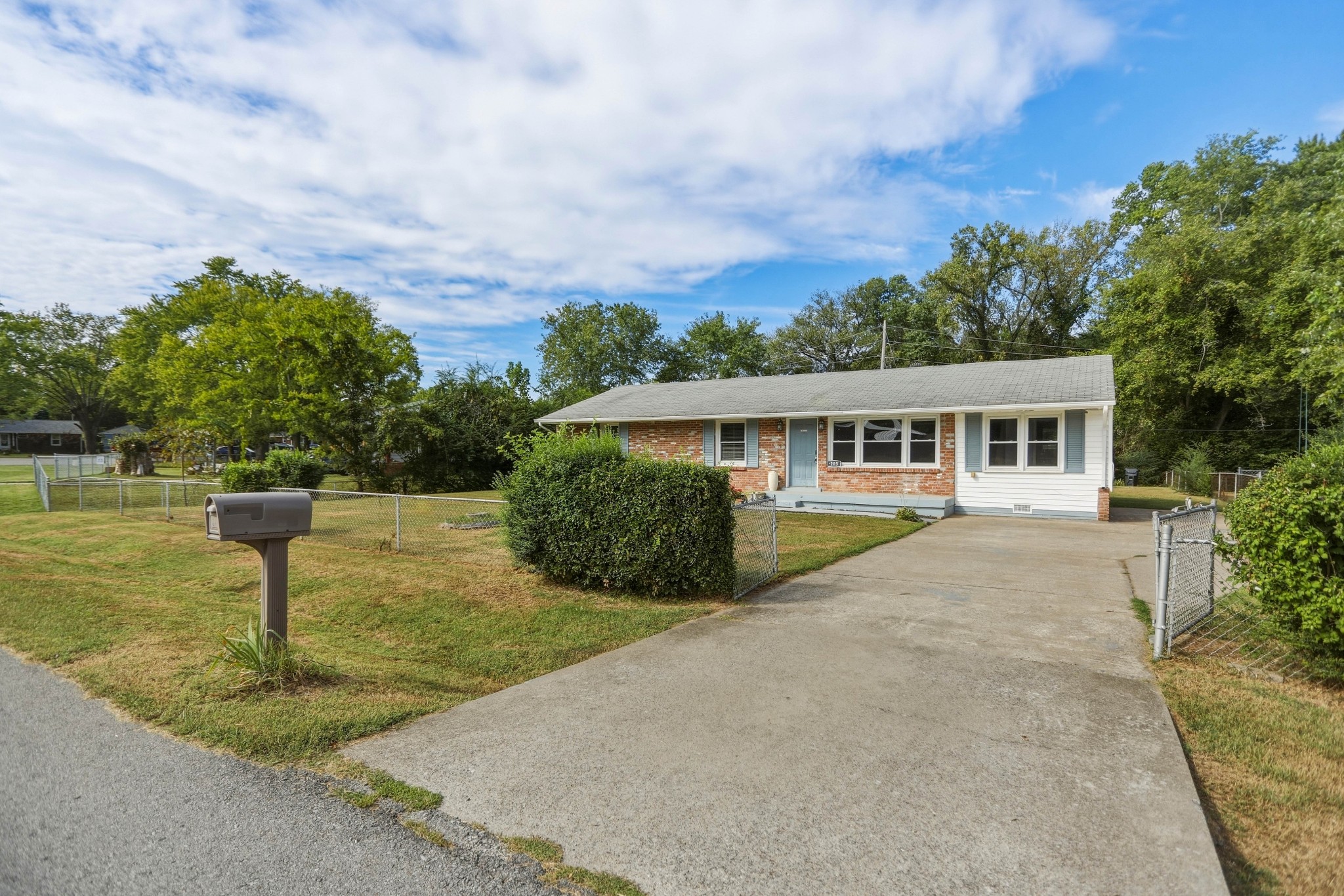 203 Rebecca Ln